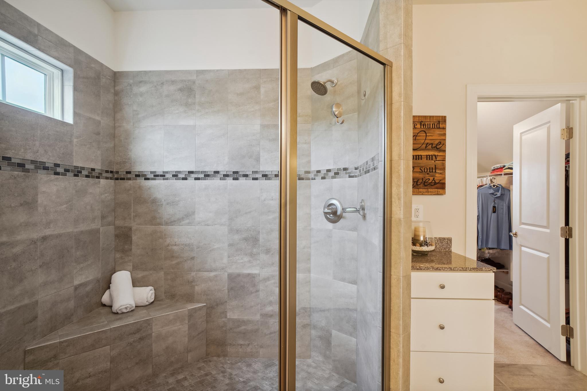 CHELSEA KNOLLS - Residential