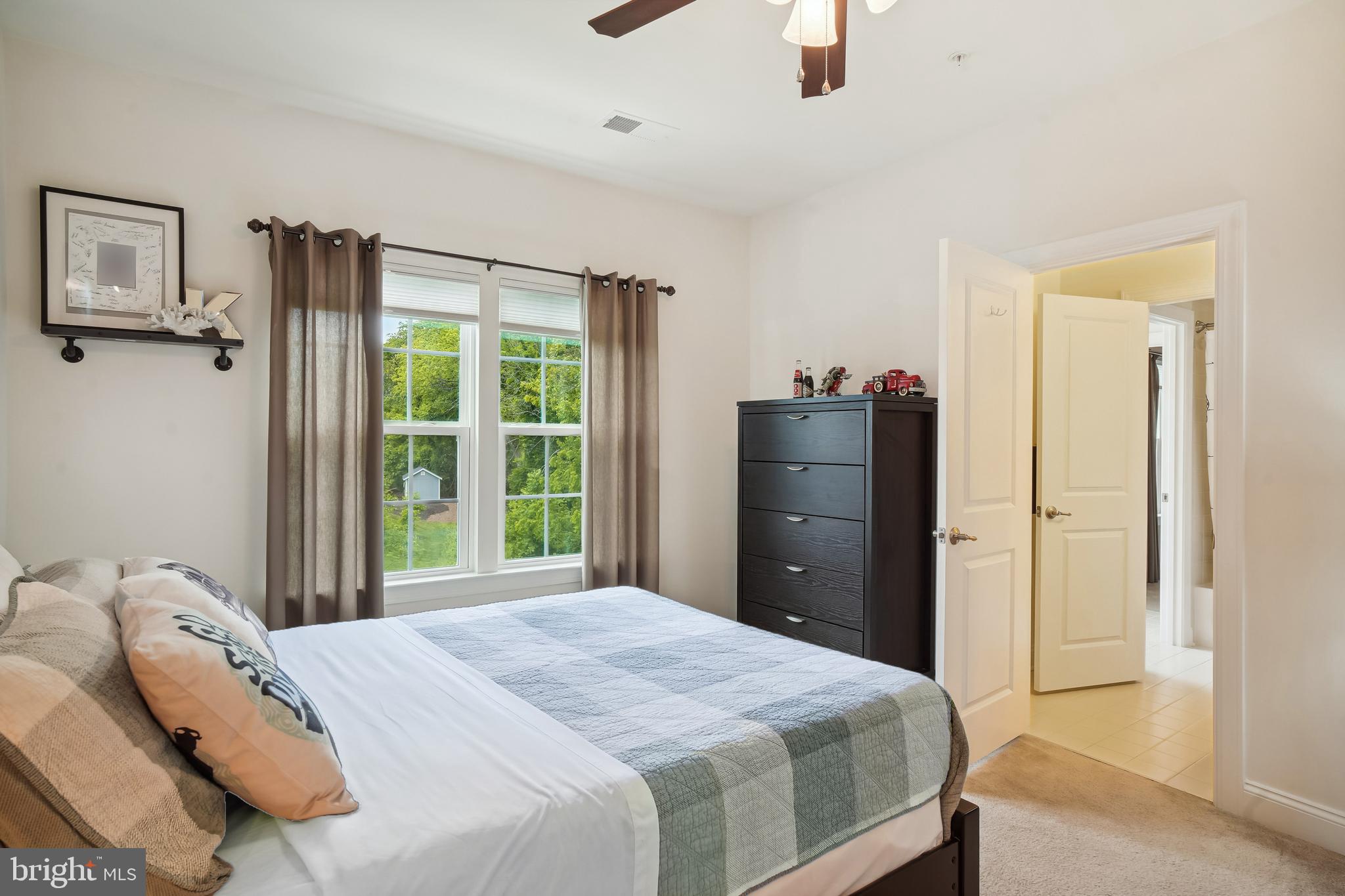 CHELSEA KNOLLS - Residential