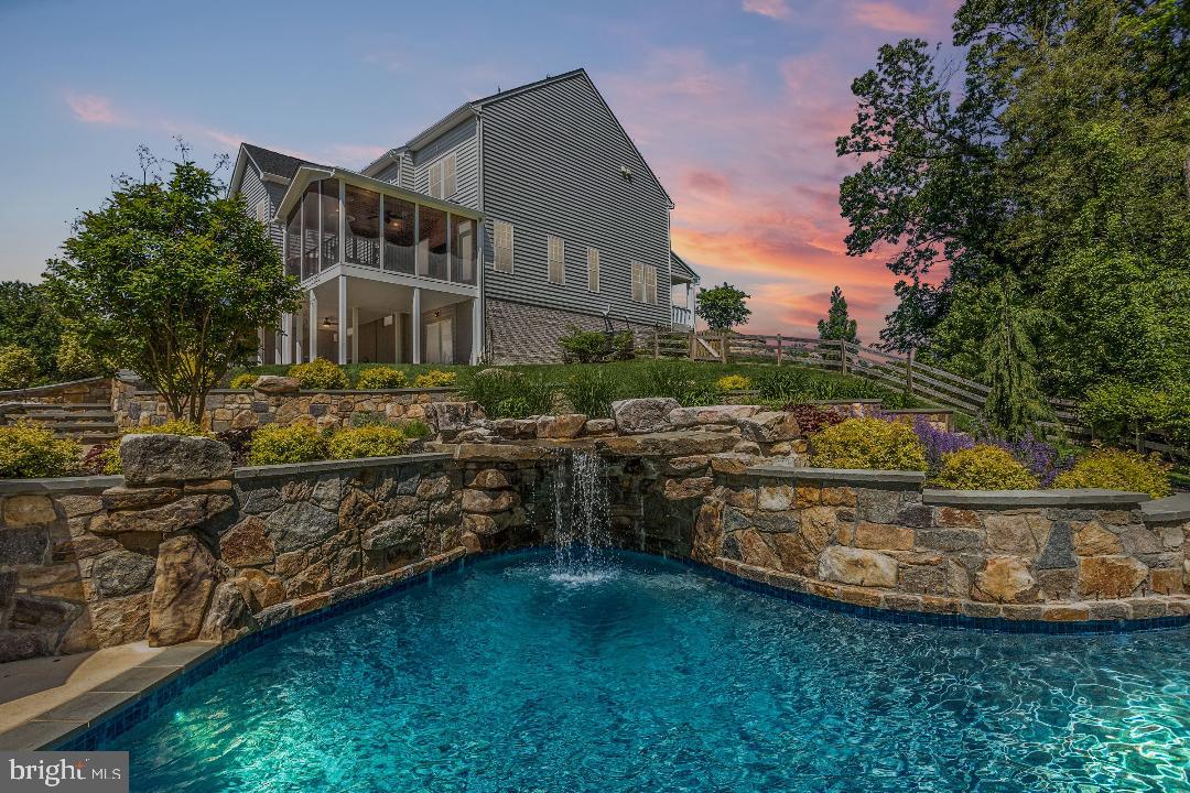 CHELSEA KNOLLS - Residential