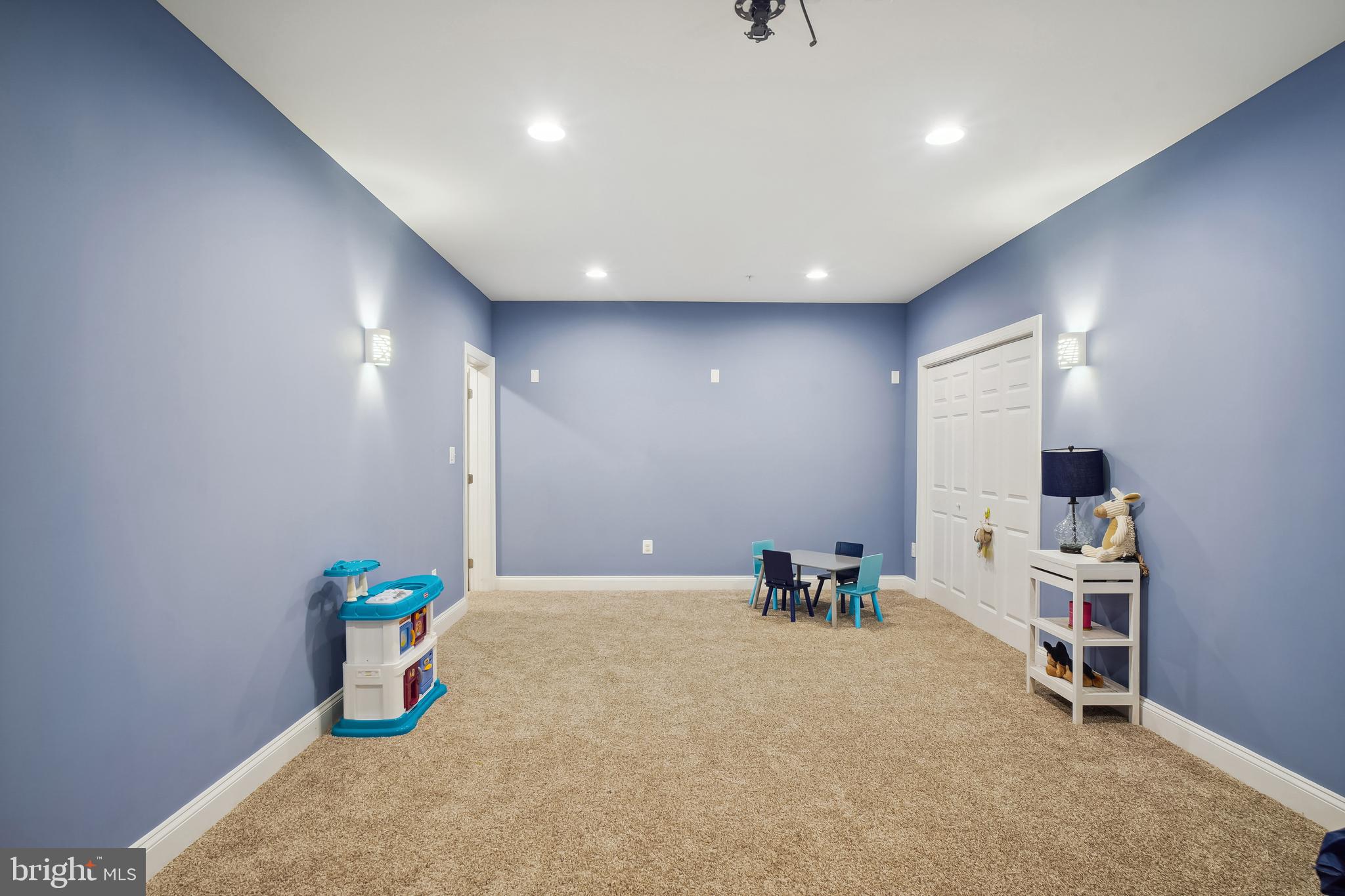 CHELSEA KNOLLS - Residential
