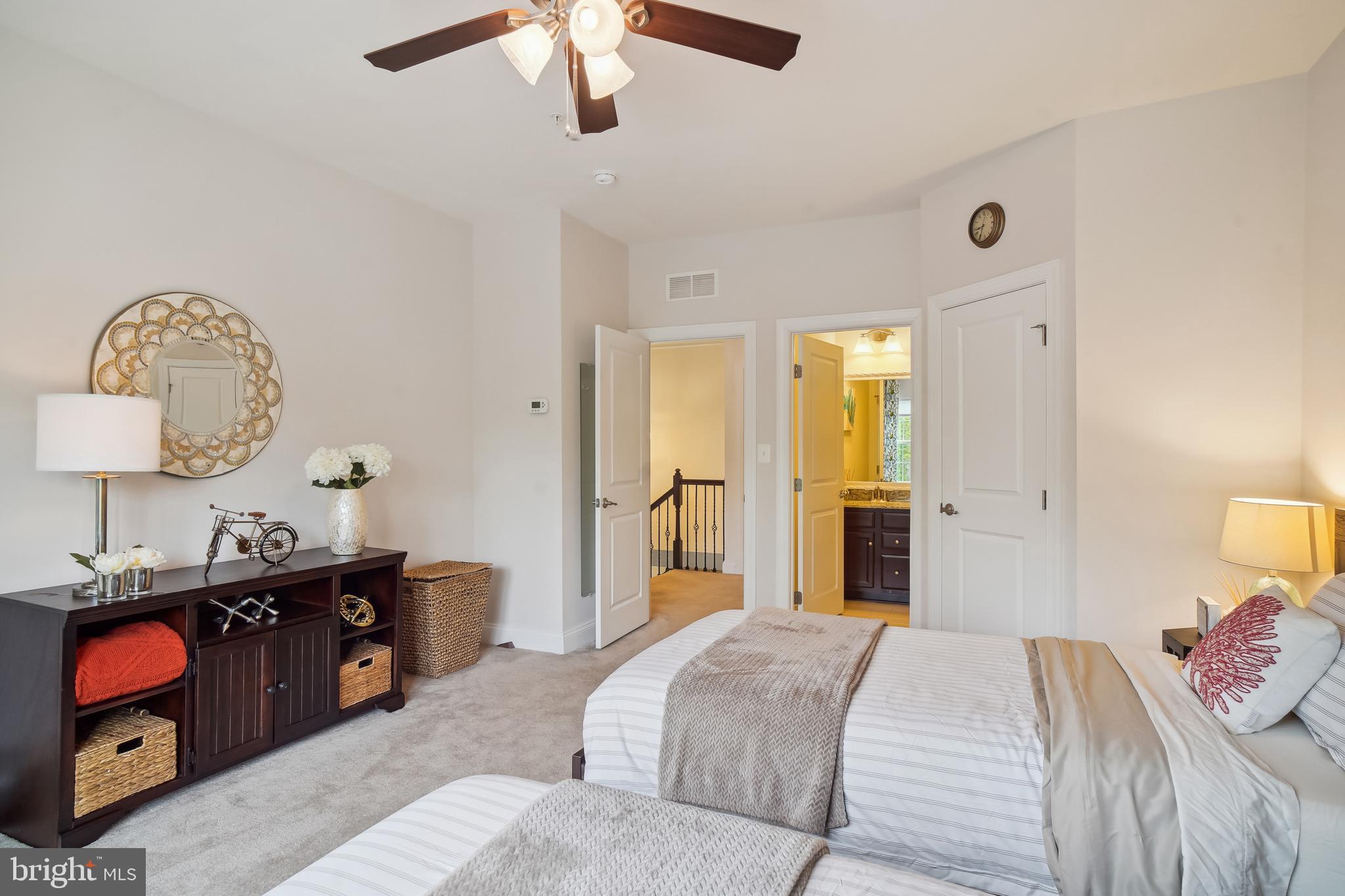CHELSEA KNOLLS - Residential