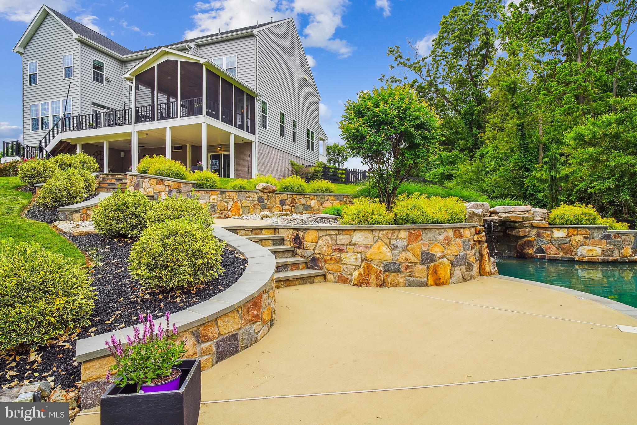 CHELSEA KNOLLS - Residential