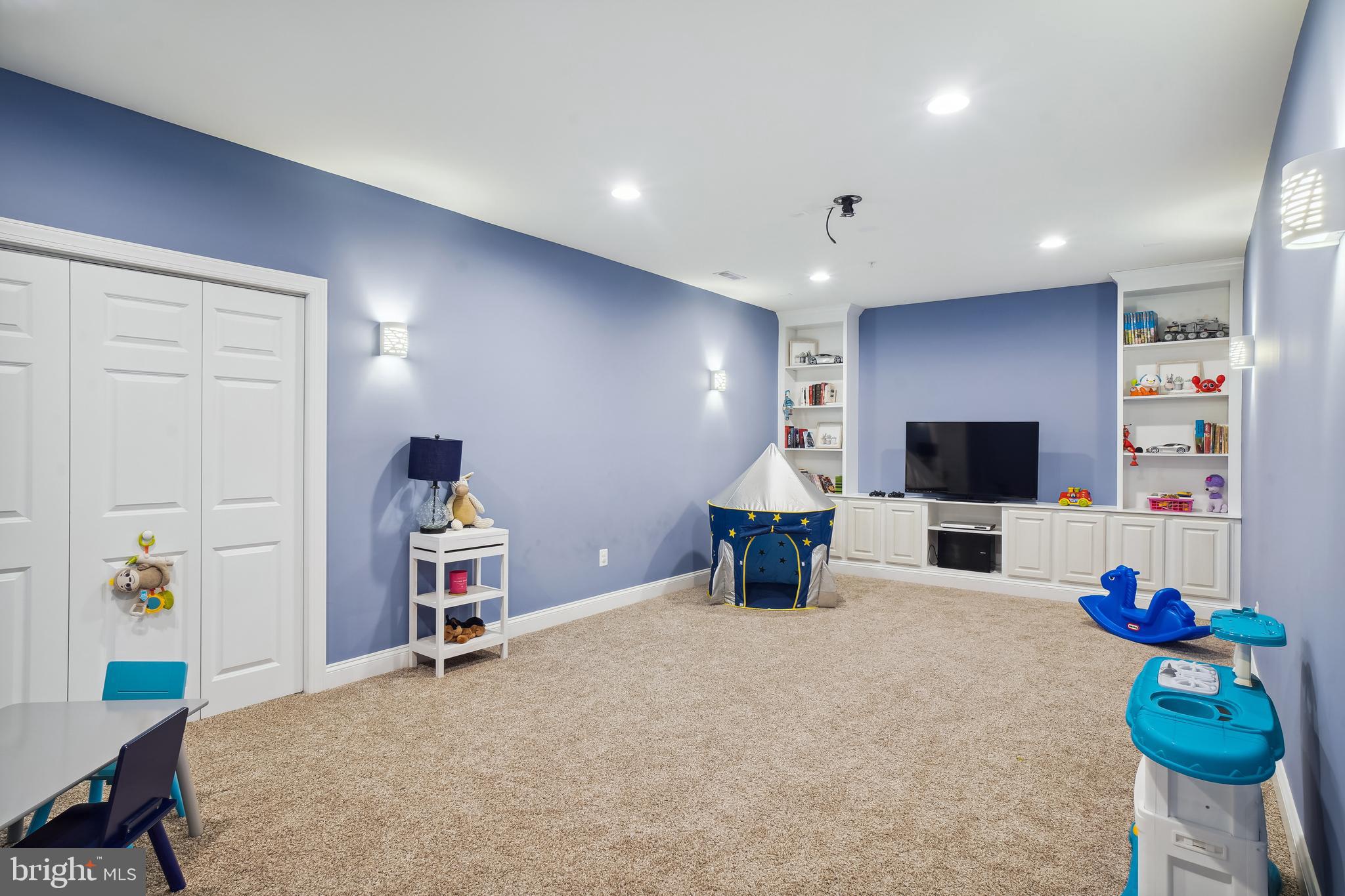 CHELSEA KNOLLS - Residential