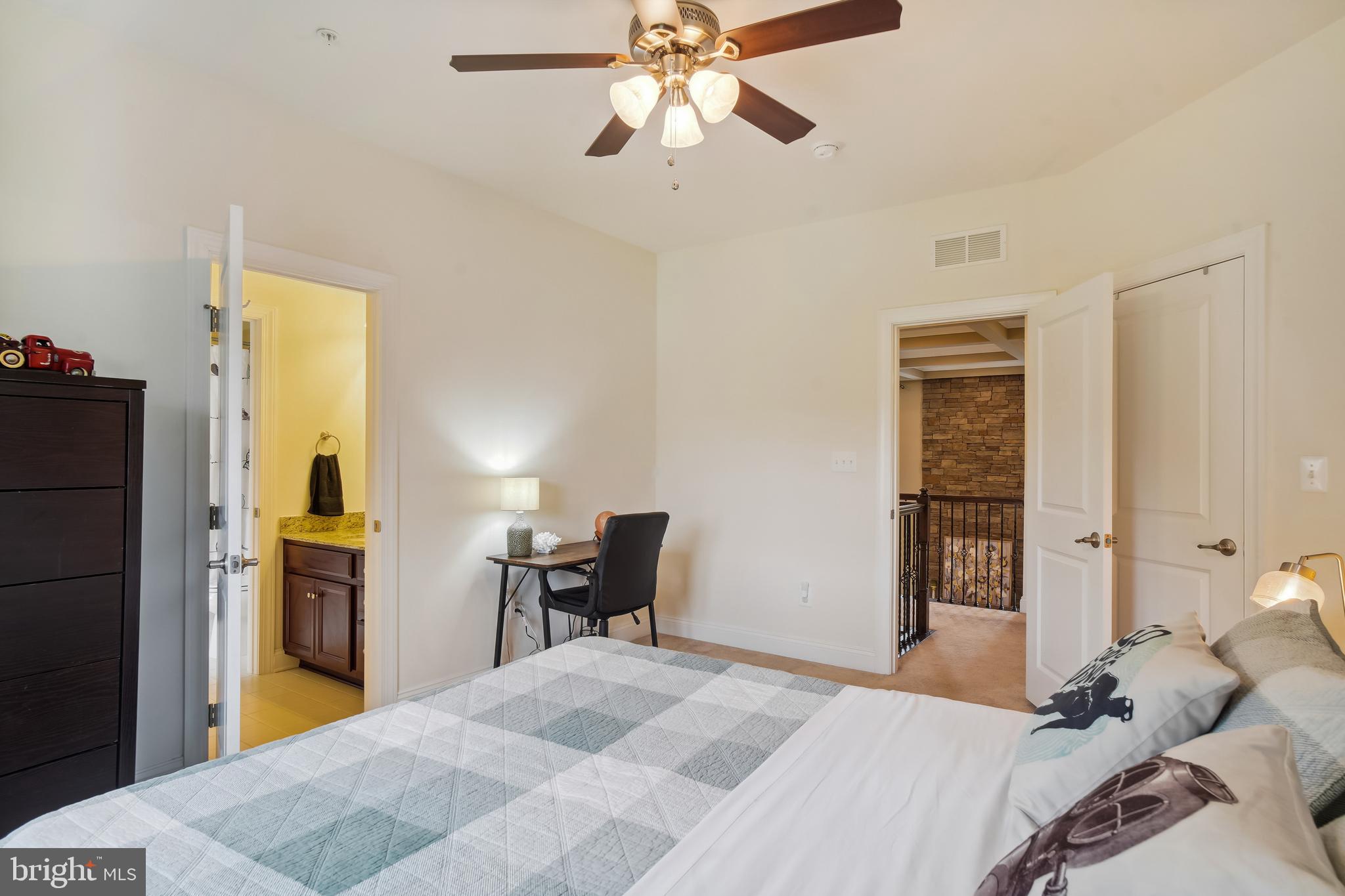 CHELSEA KNOLLS - Residential
