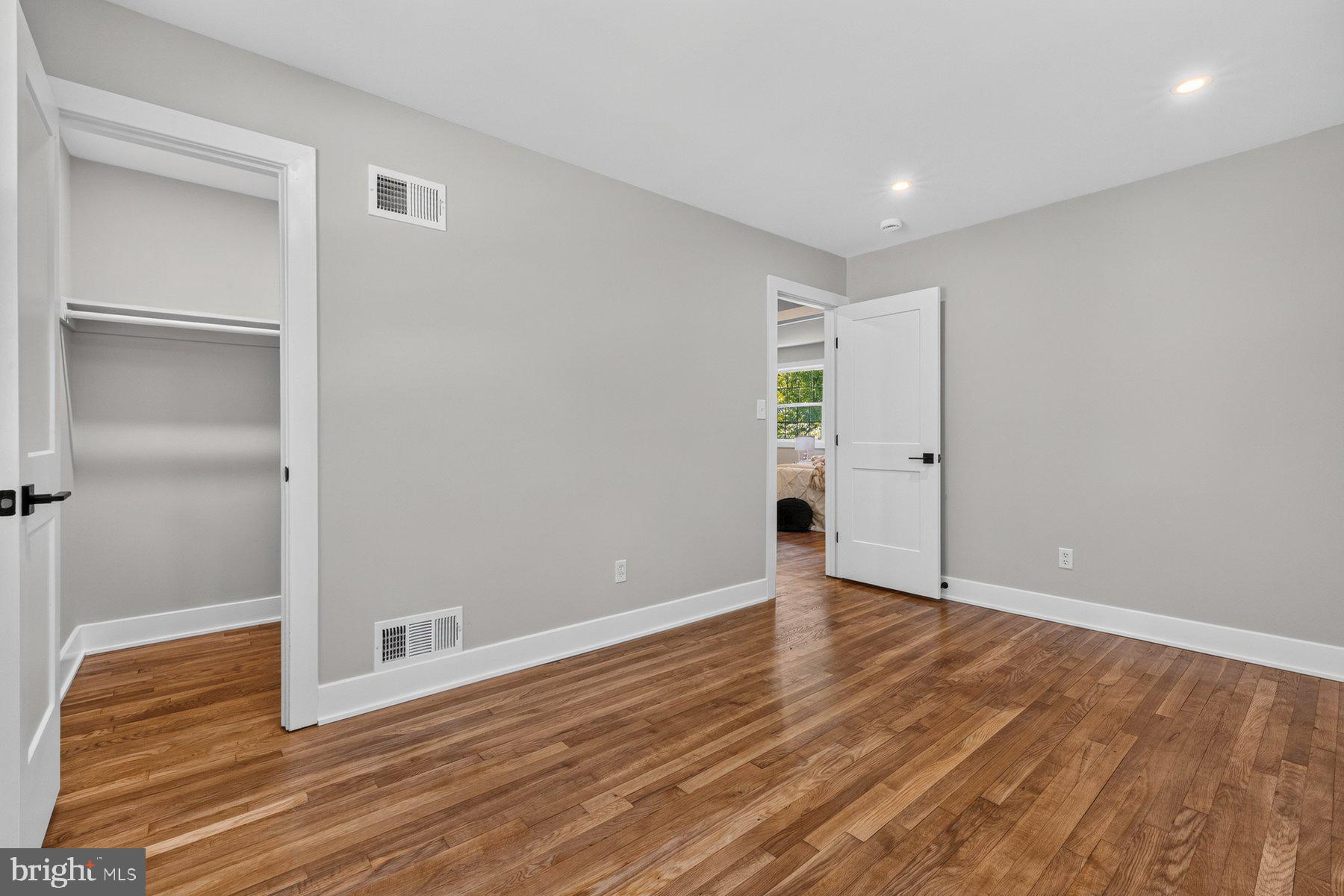 FOXHALL - Residential