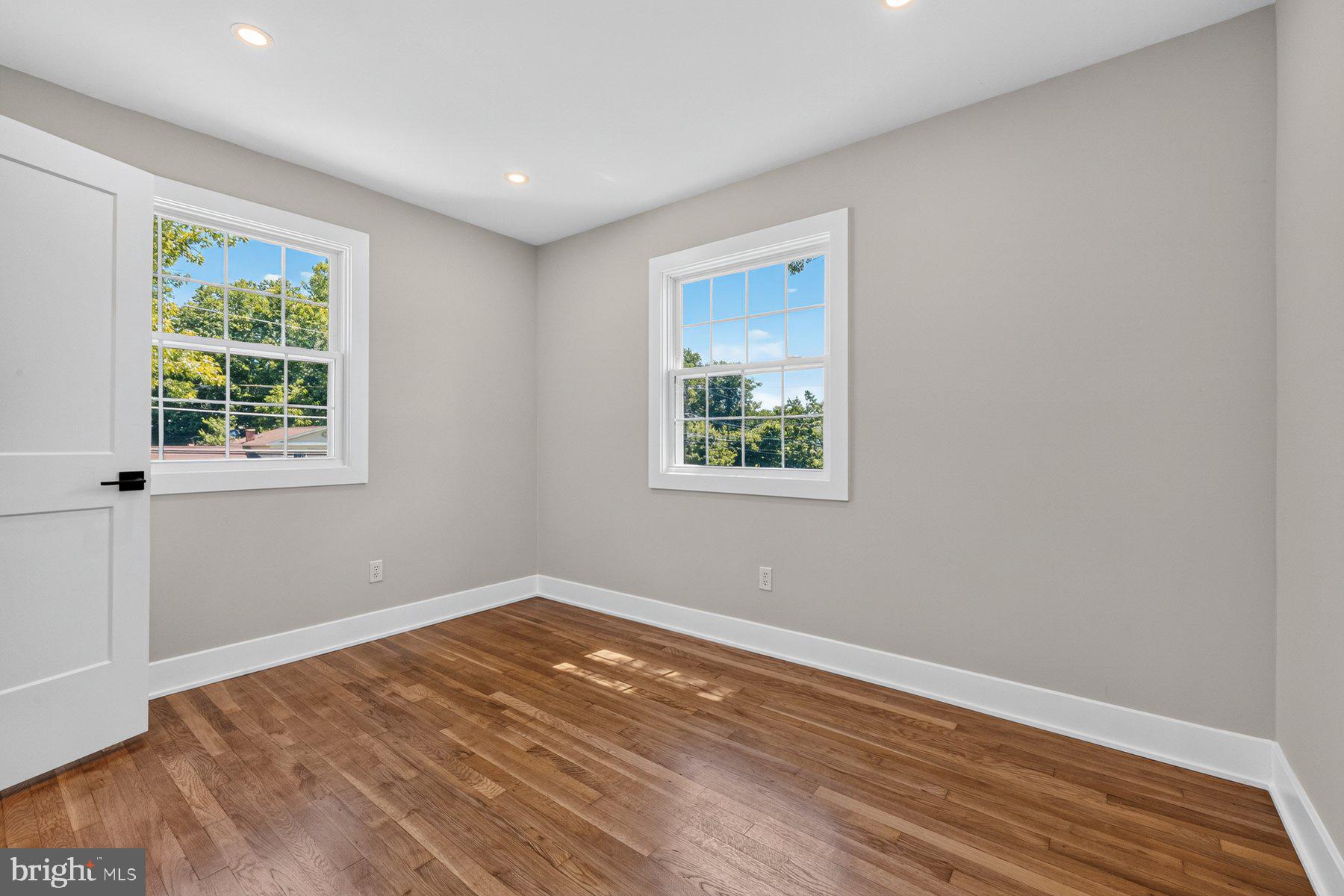 FOXHALL - Residential