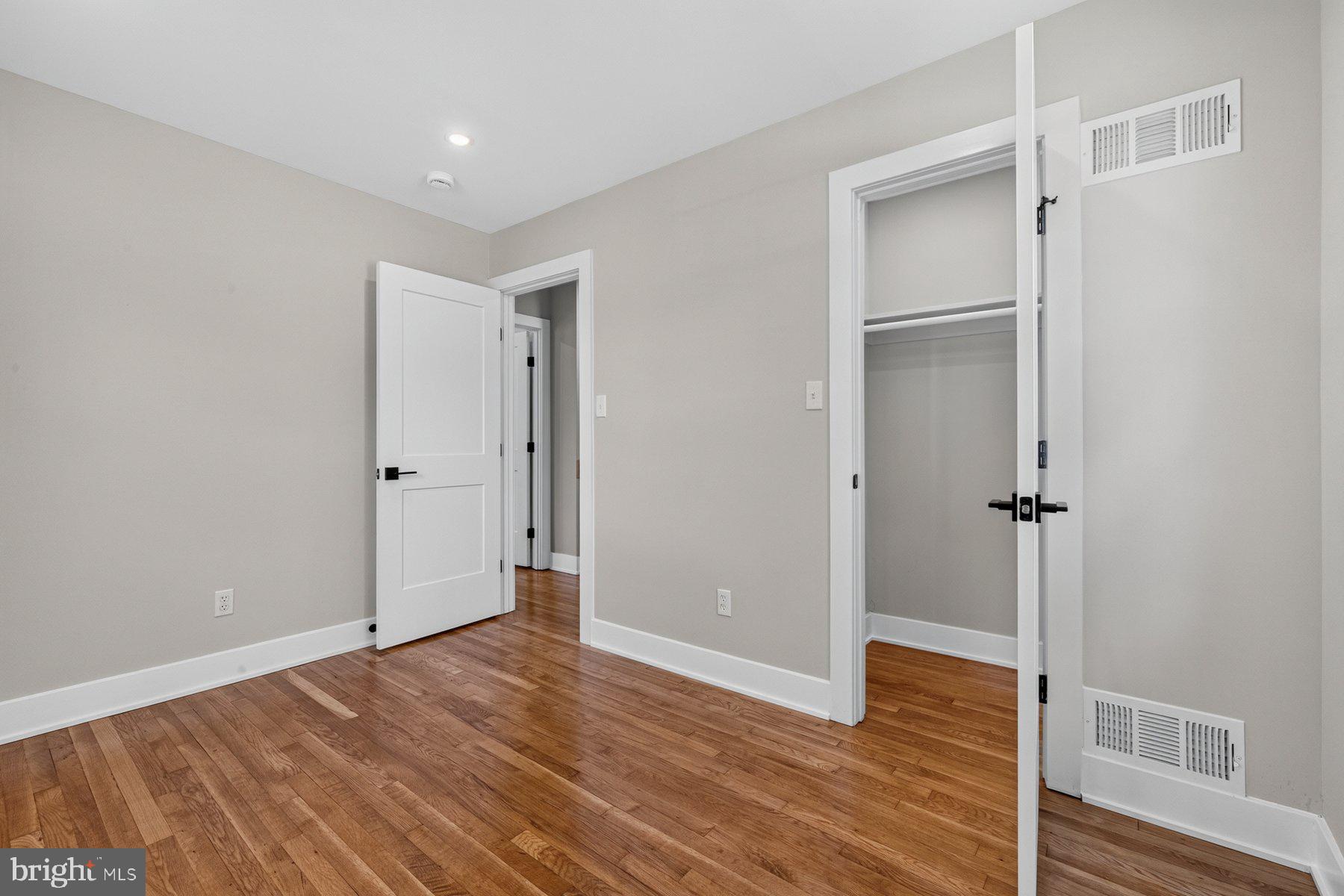 FOXHALL - Residential