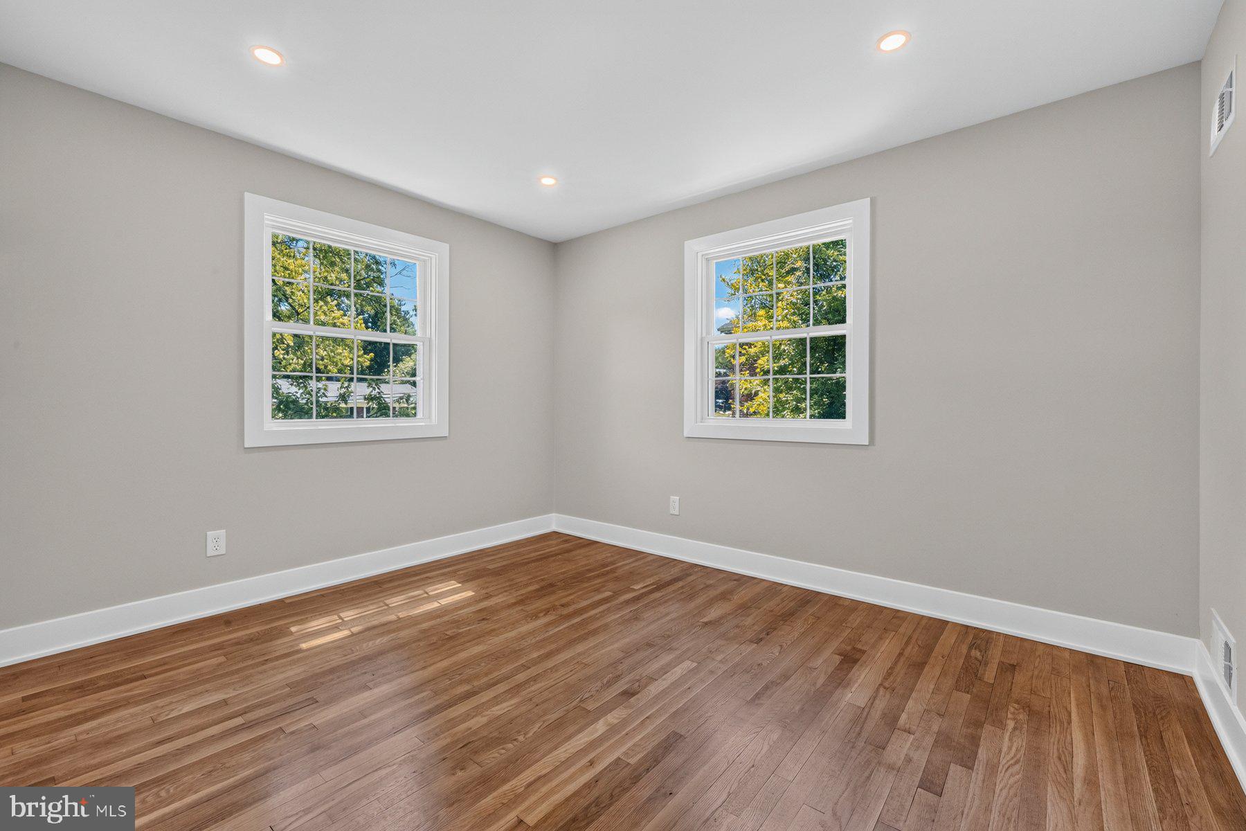 FOXHALL - Residential