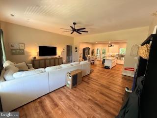 ESPERANZA FARMS - Residential