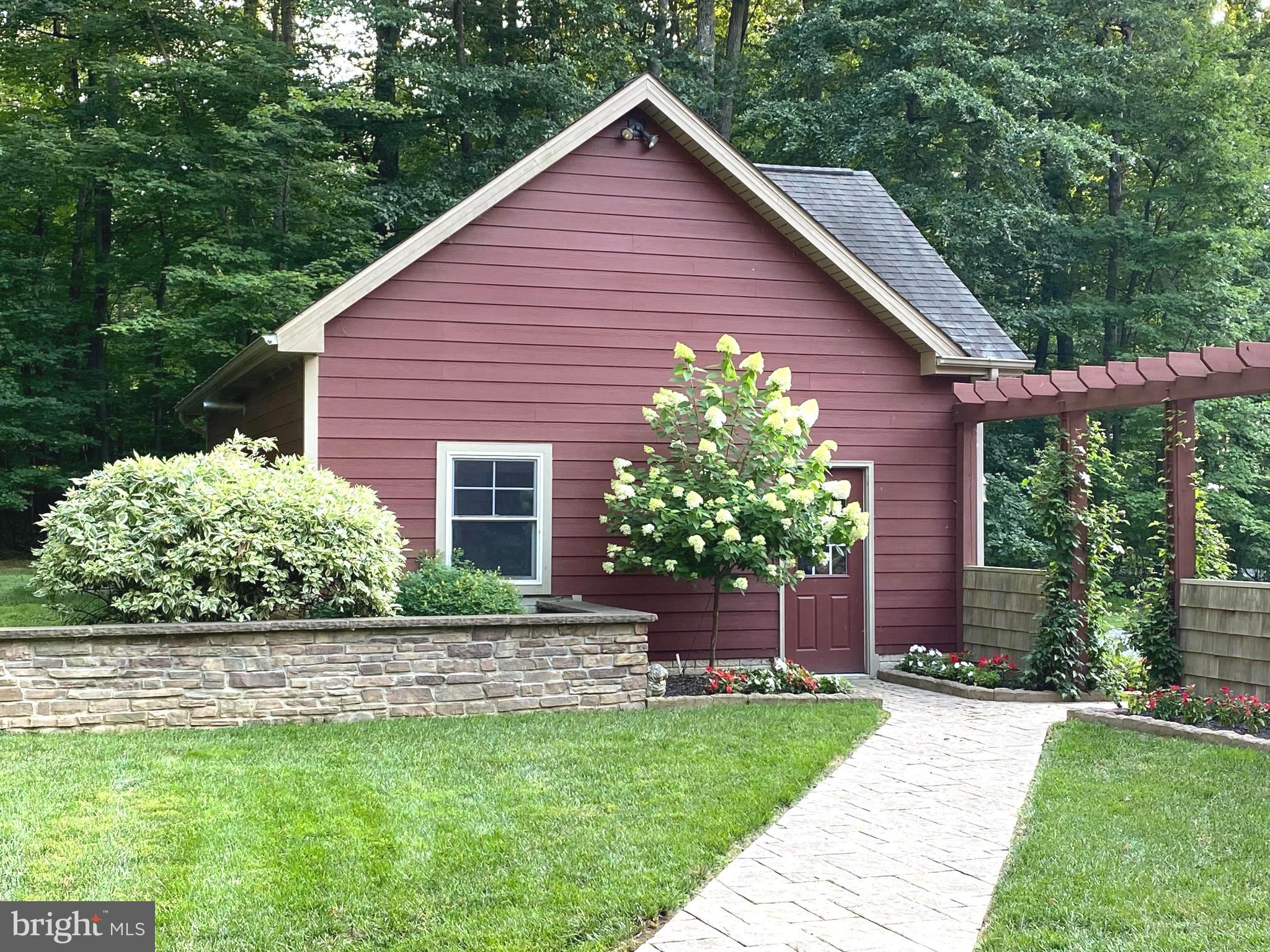 CHESTNUT GROVE FARM - Residential