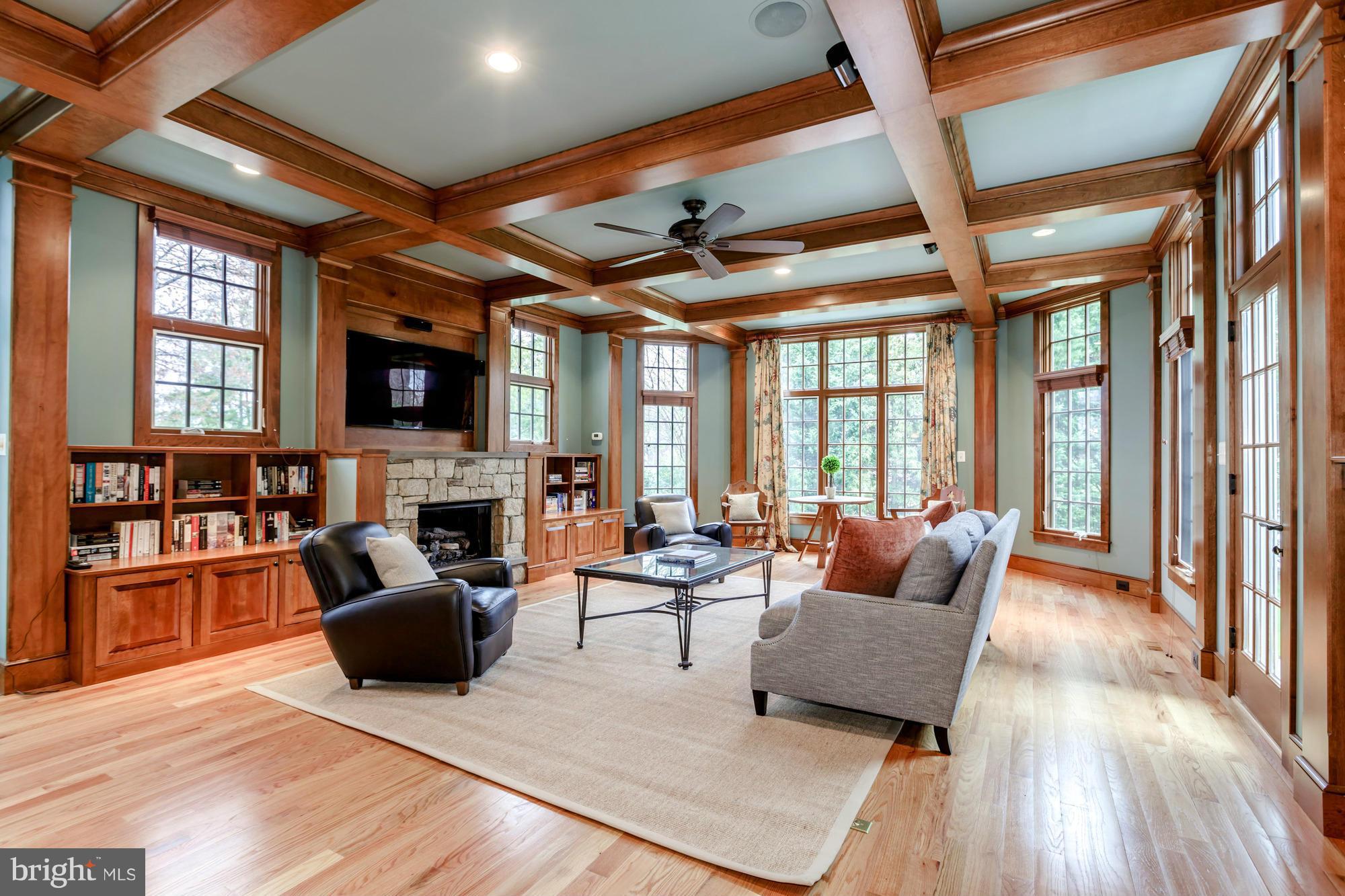 COUNTRY CLUB HILLS - Residential
