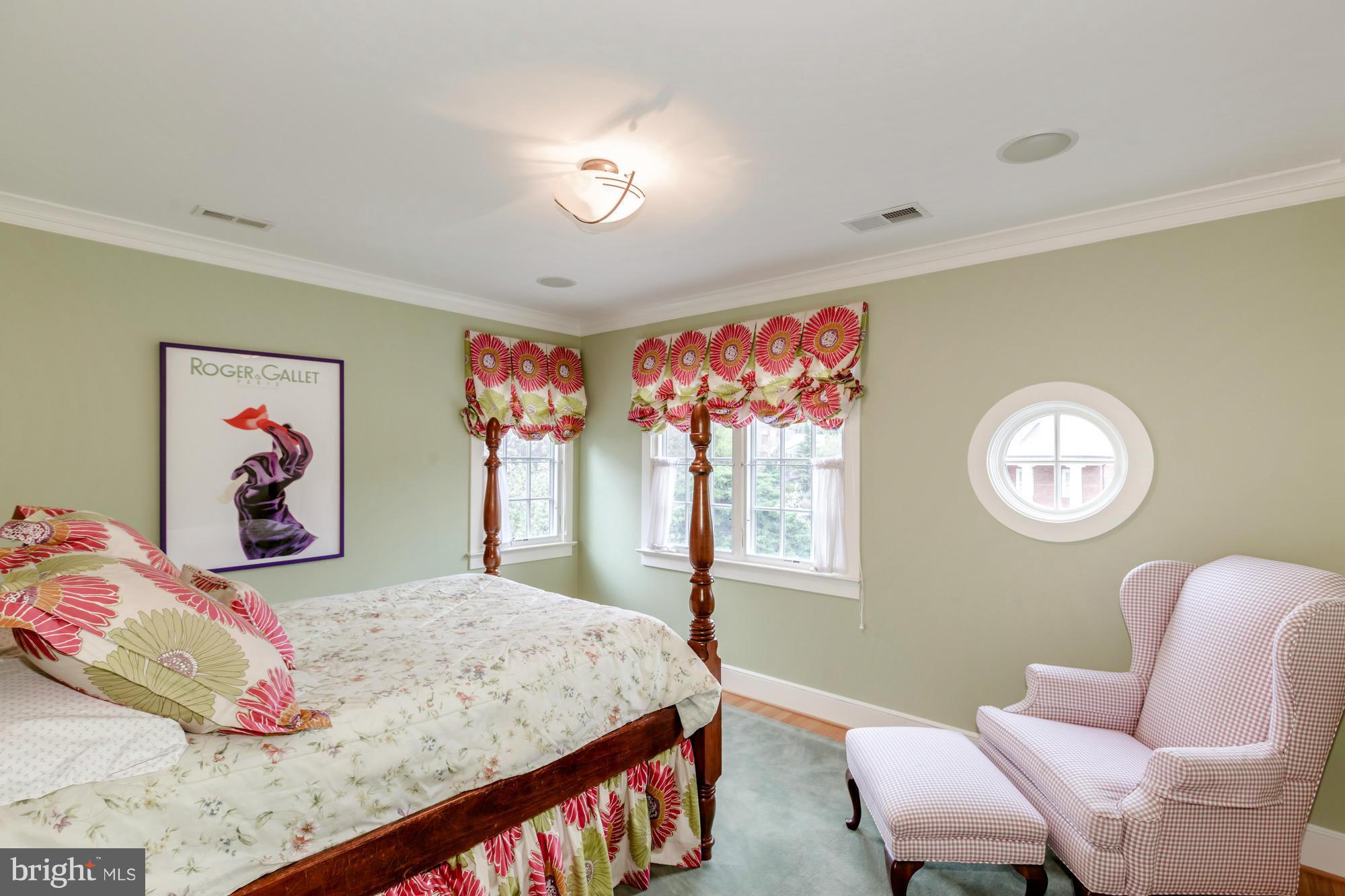 COUNTRY CLUB HILLS - Residential