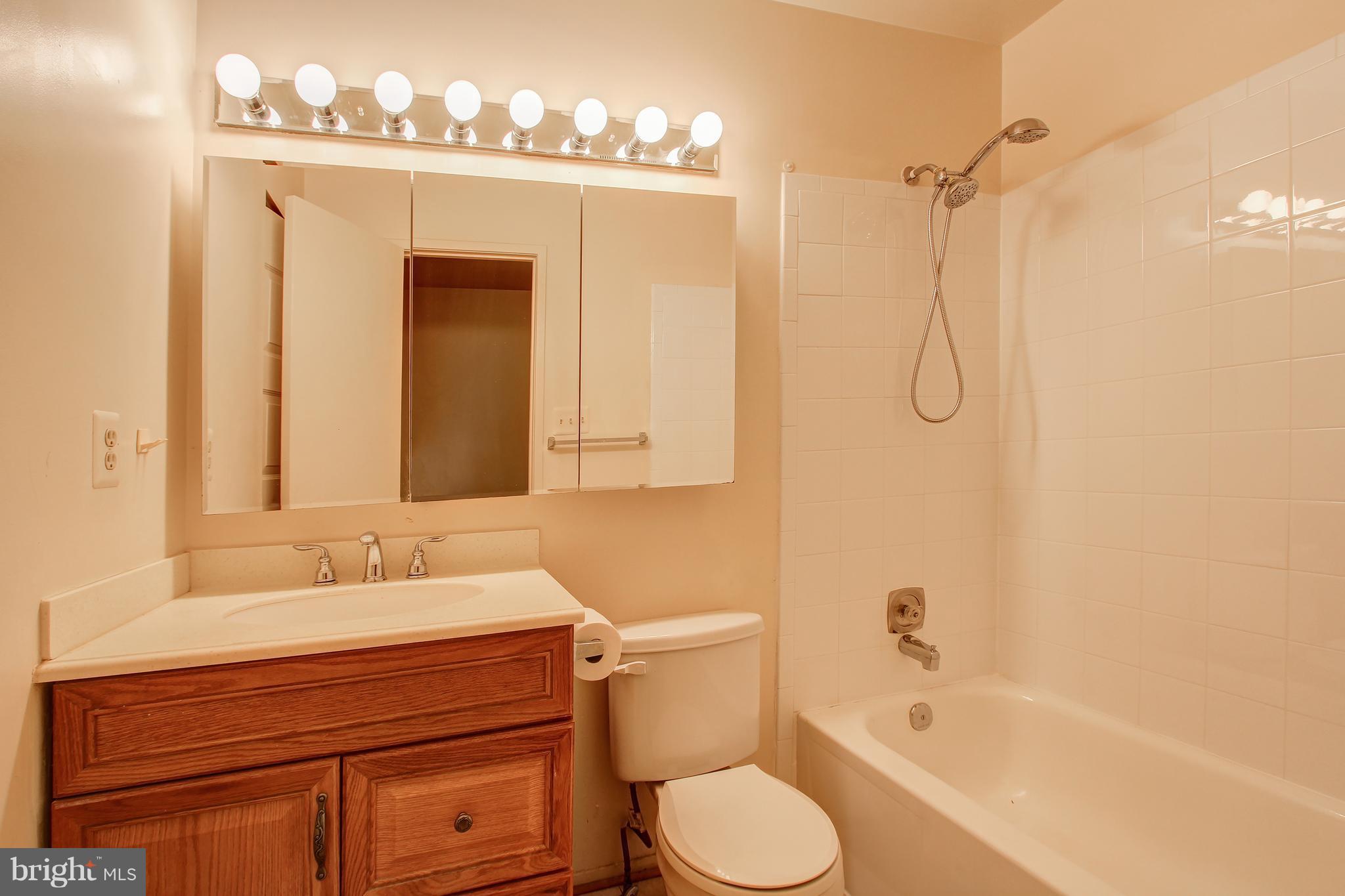 DERWOOD STATION - Residential