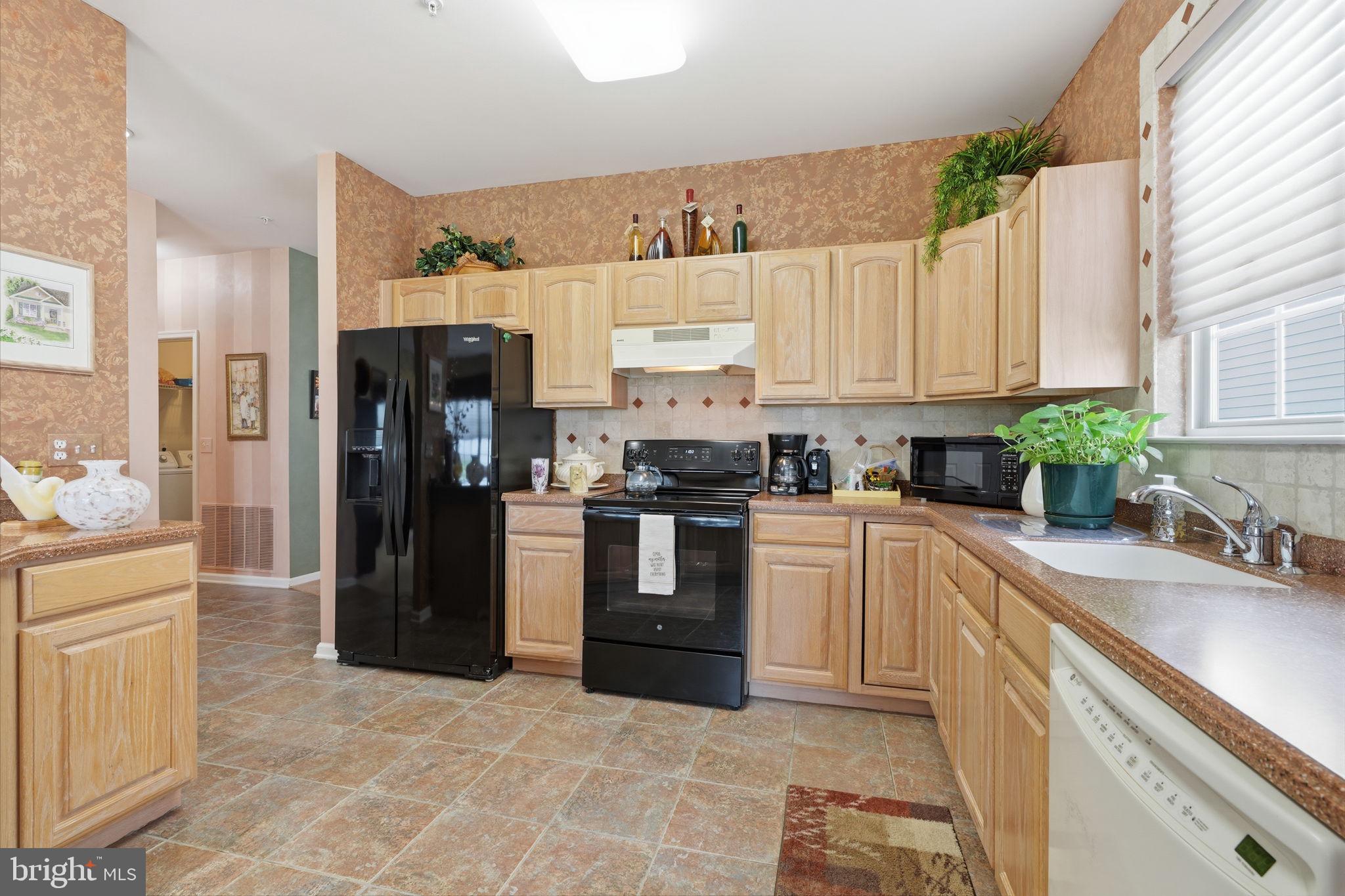 HERITAGE CR ESTS - Residential