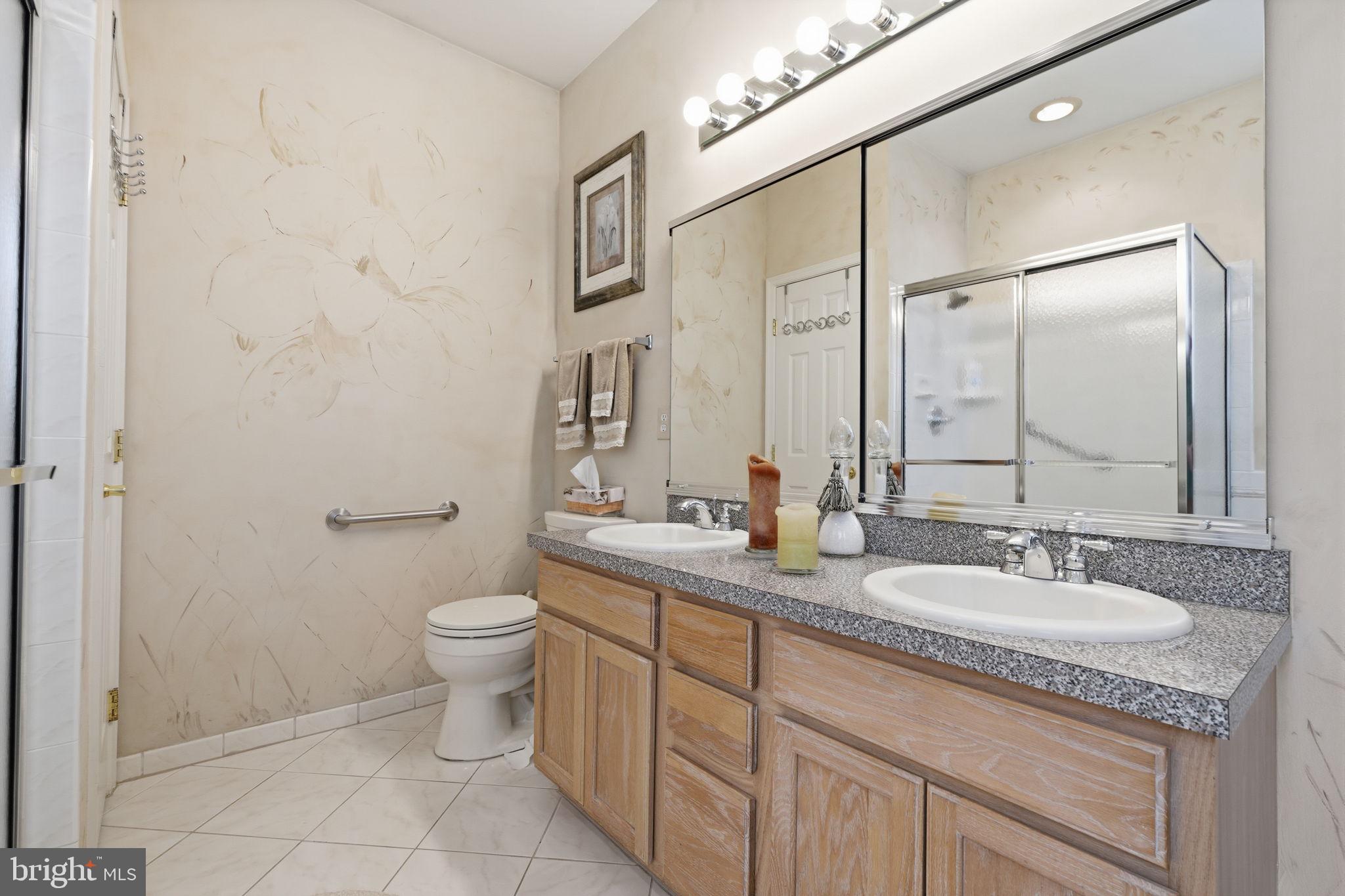 HERITAGE CR ESTS - Residential