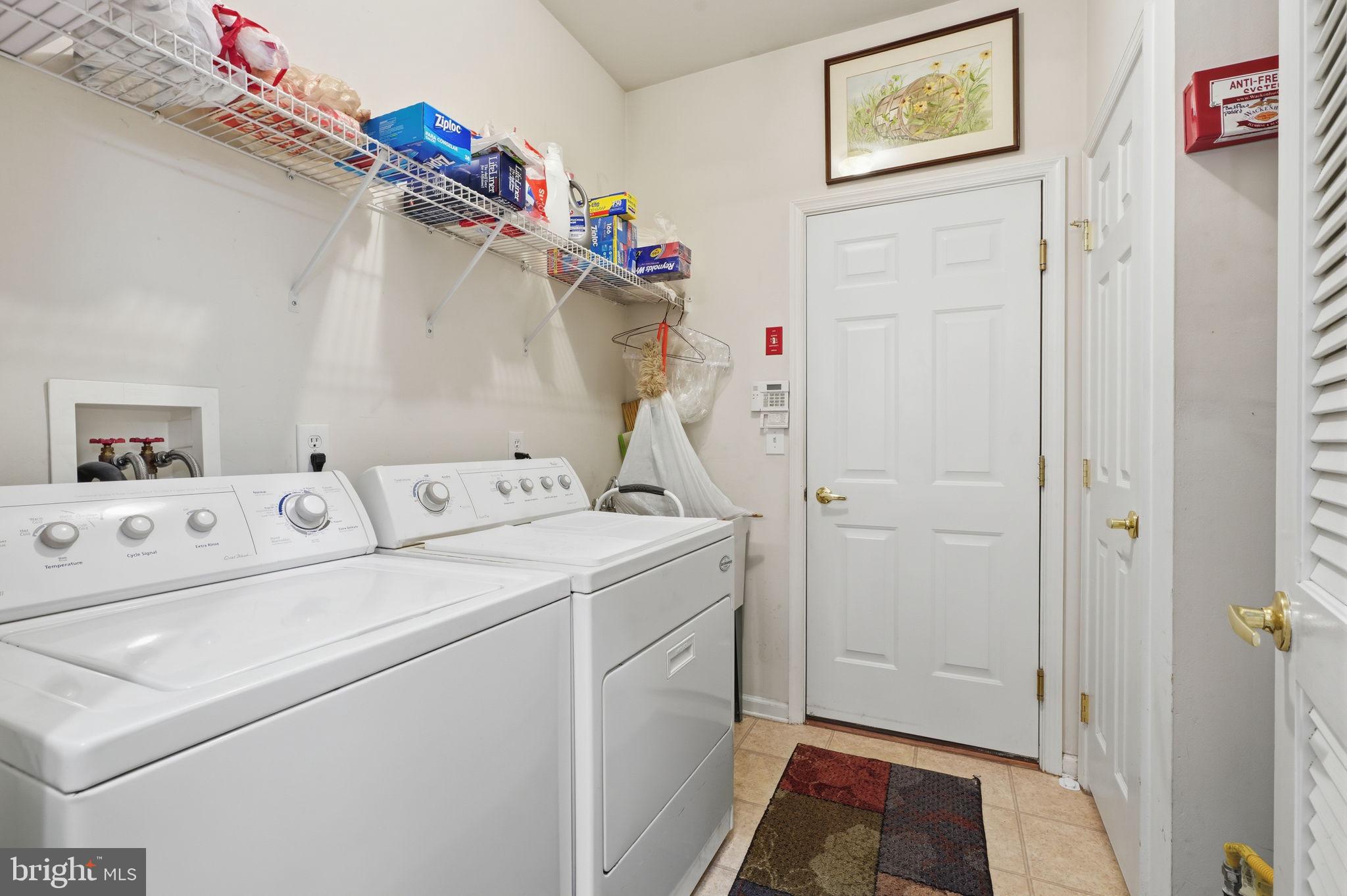 HERITAGE CR ESTS - Residential