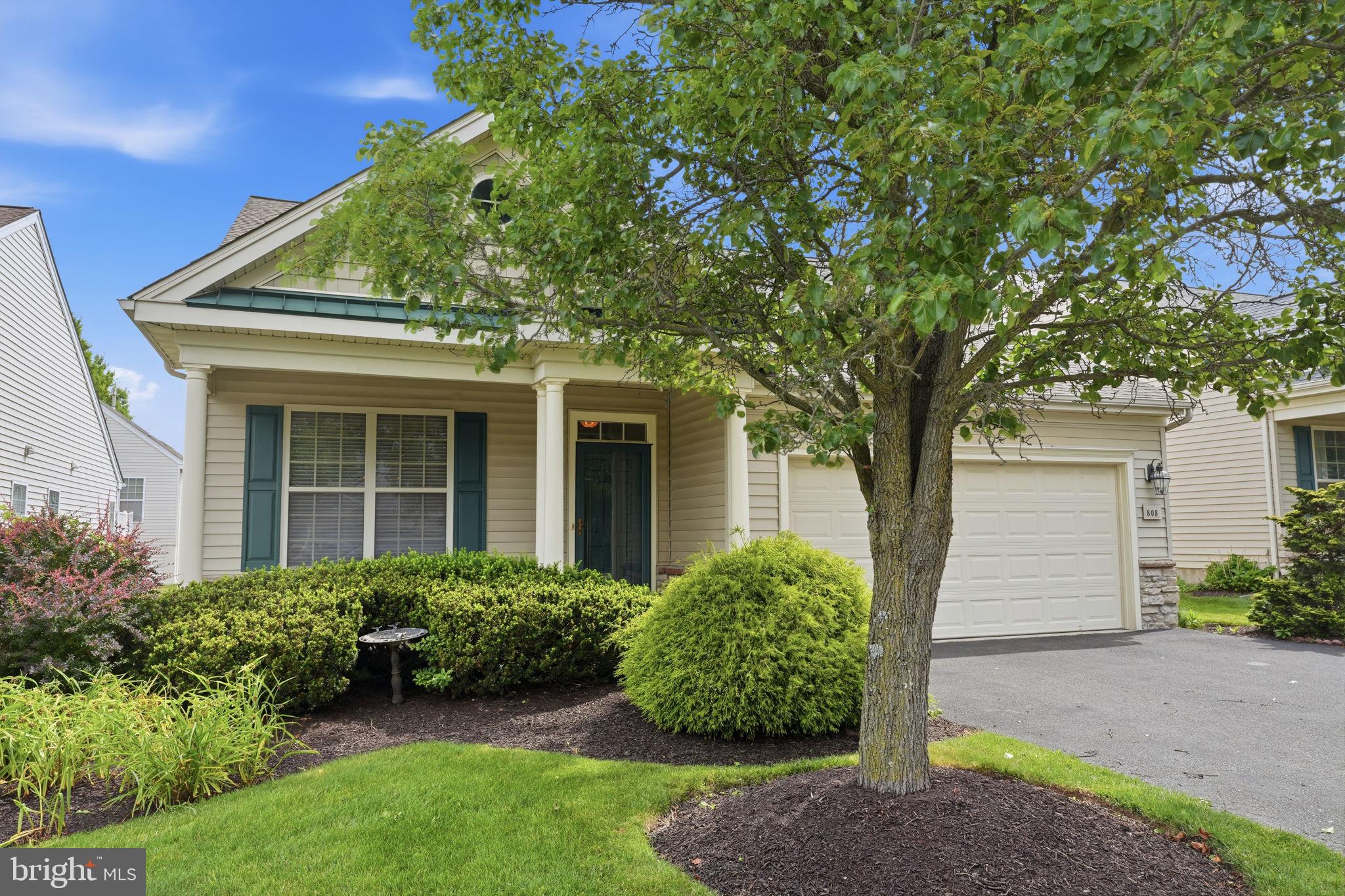 HERITAGE CR ESTS - Residential