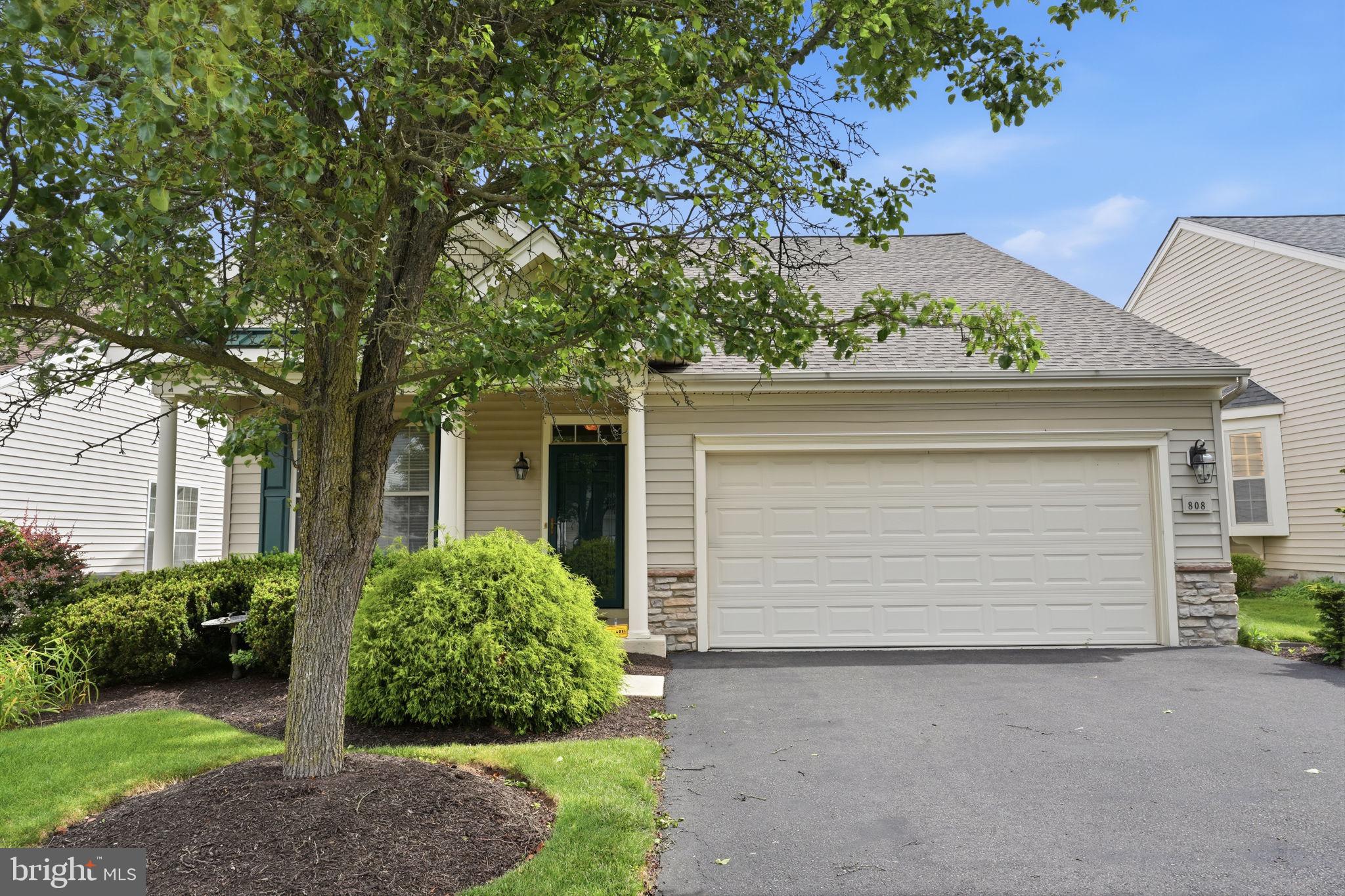 HERITAGE CR ESTS - Residential