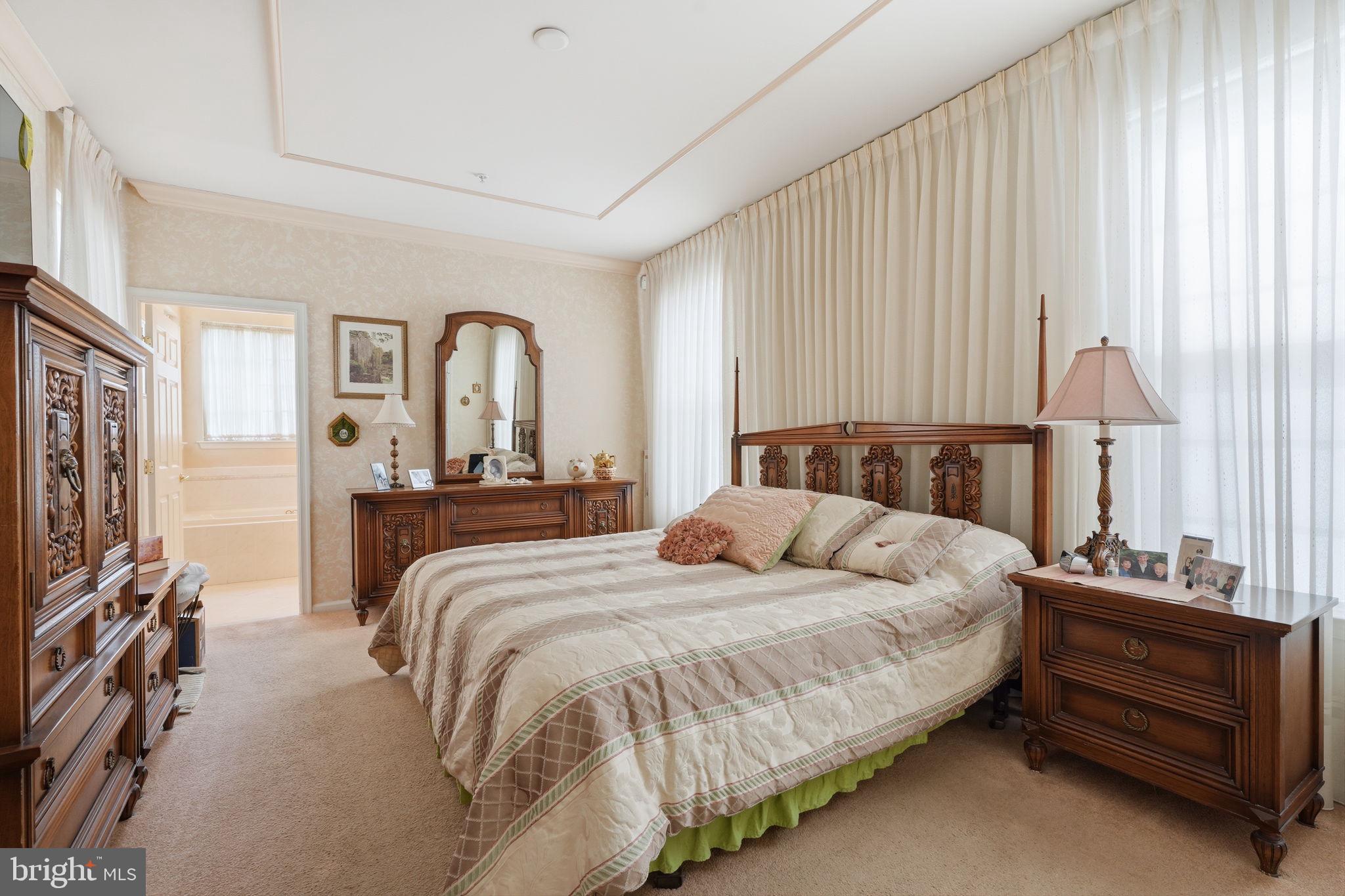 HERITAGE CR ESTS - Residential
