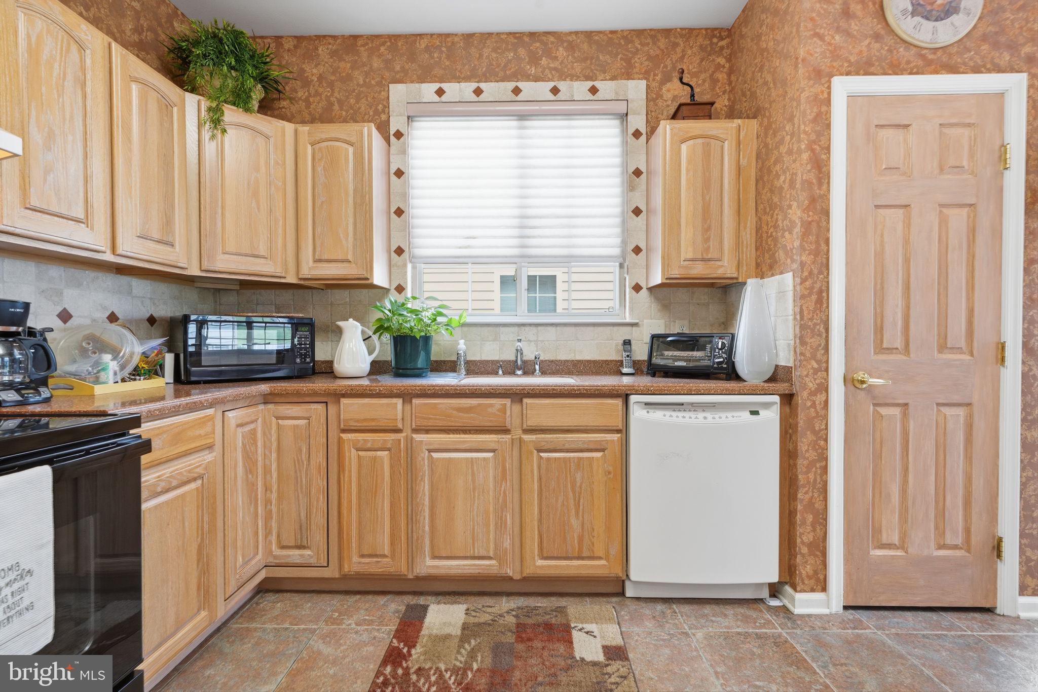 HERITAGE CR ESTS - Residential