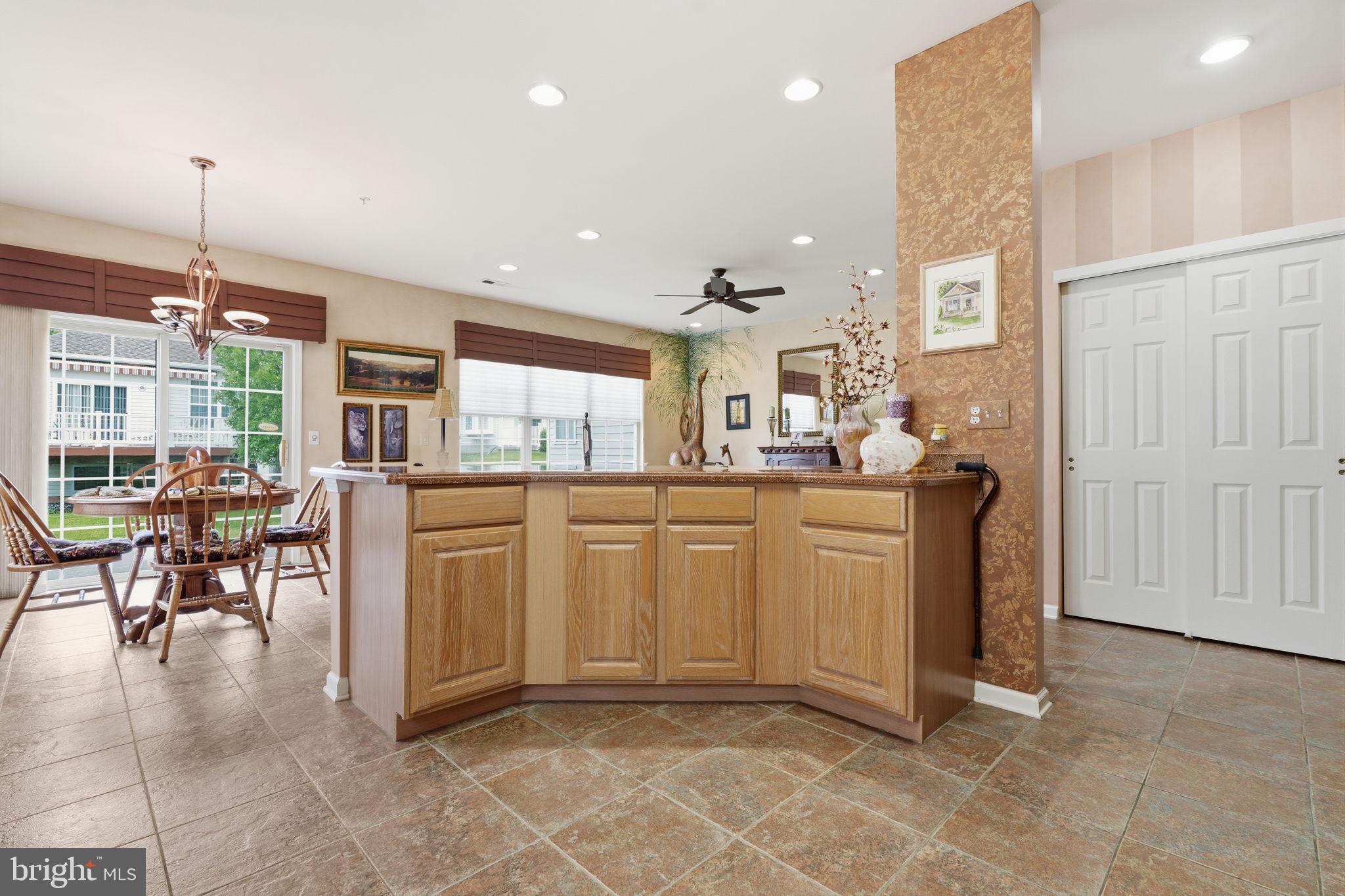 HERITAGE CR ESTS - Residential