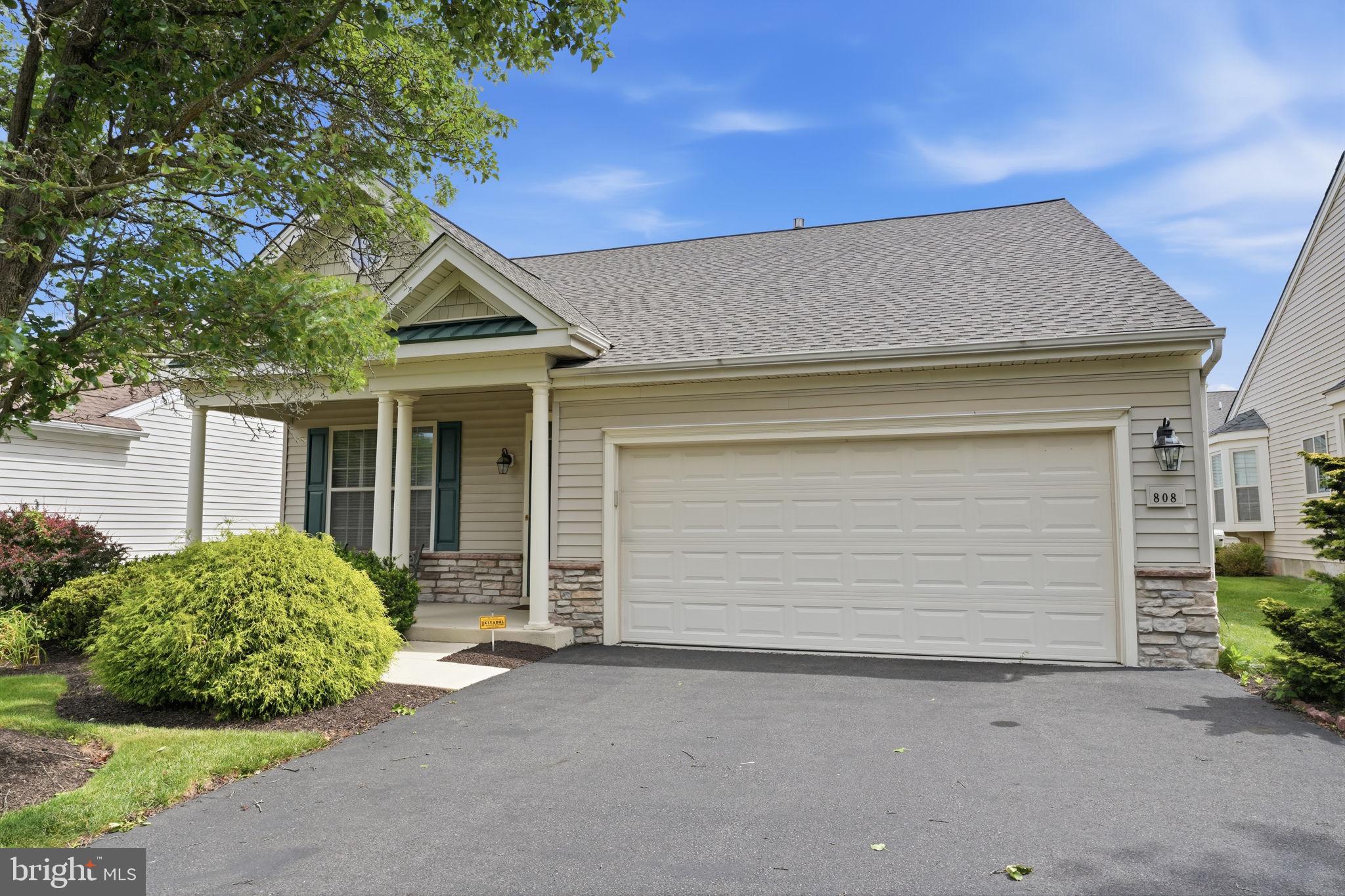 HERITAGE CR ESTS - Residential