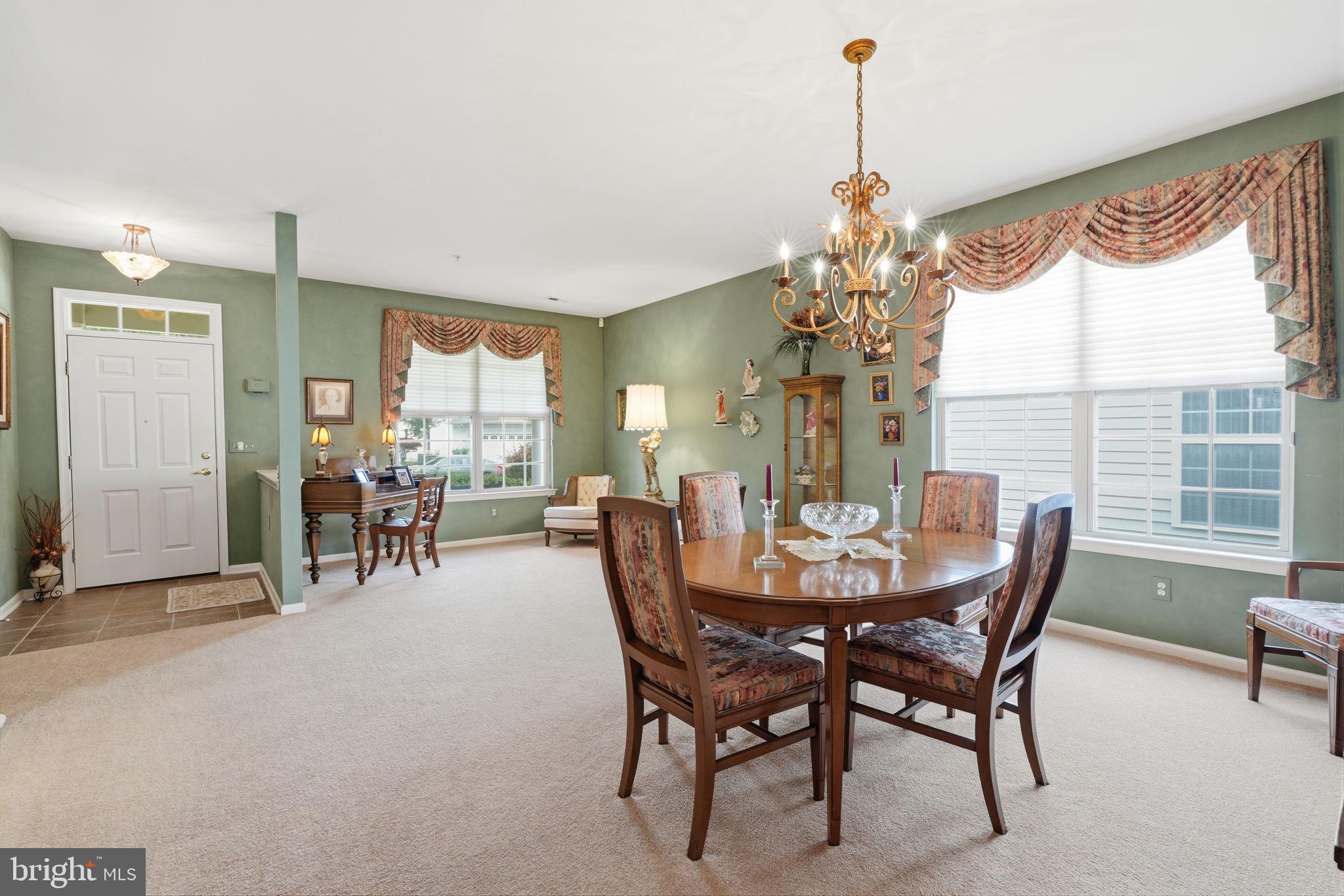 HERITAGE CR ESTS - Residential
