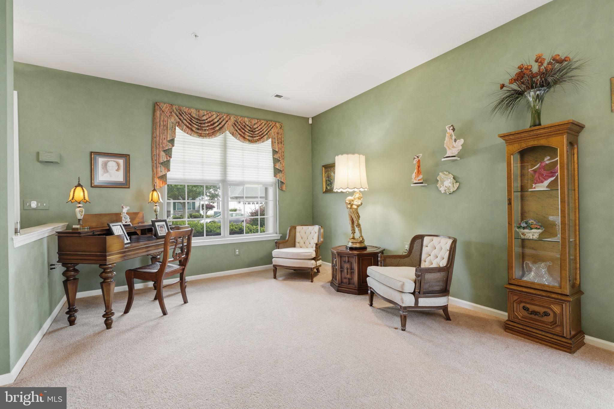 HERITAGE CR ESTS - Residential