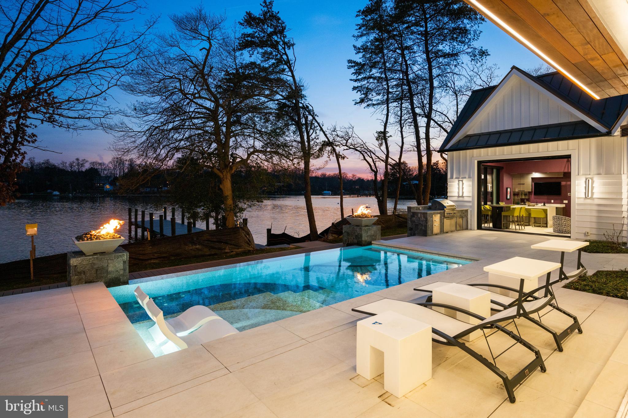 ANNAPOLIS ROADS - Residential