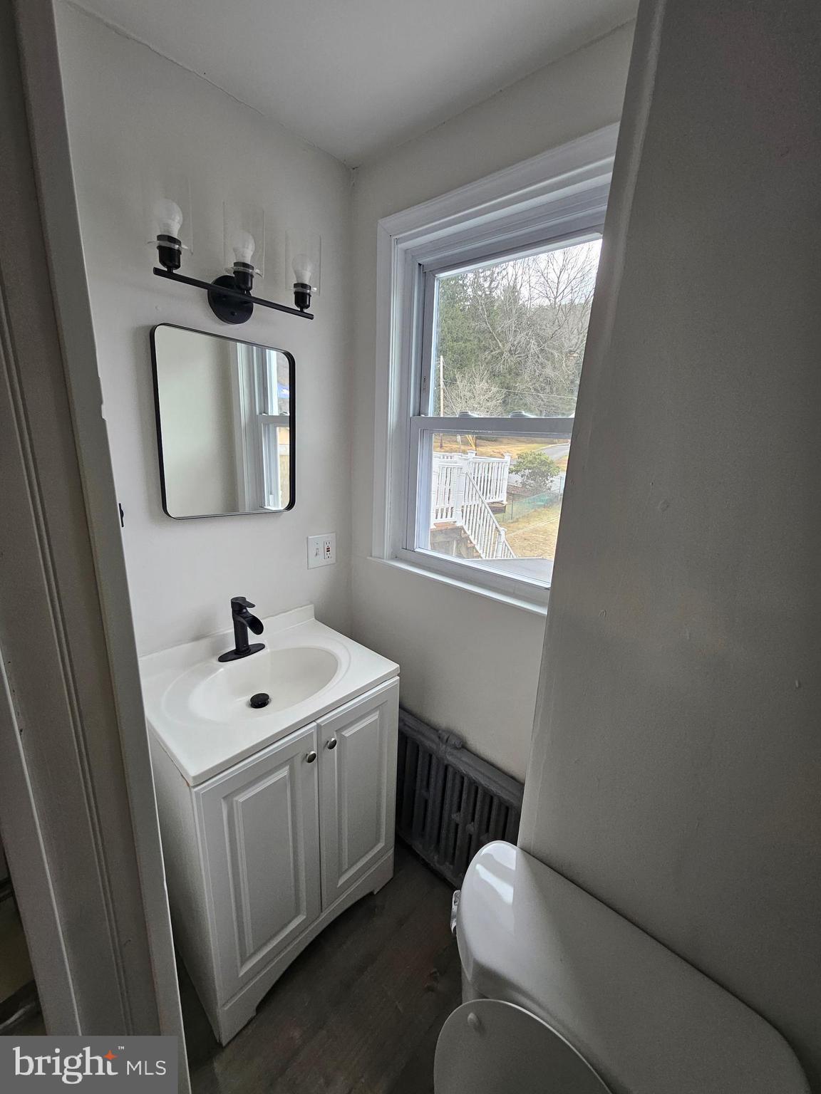 EAST END - Residential Lease