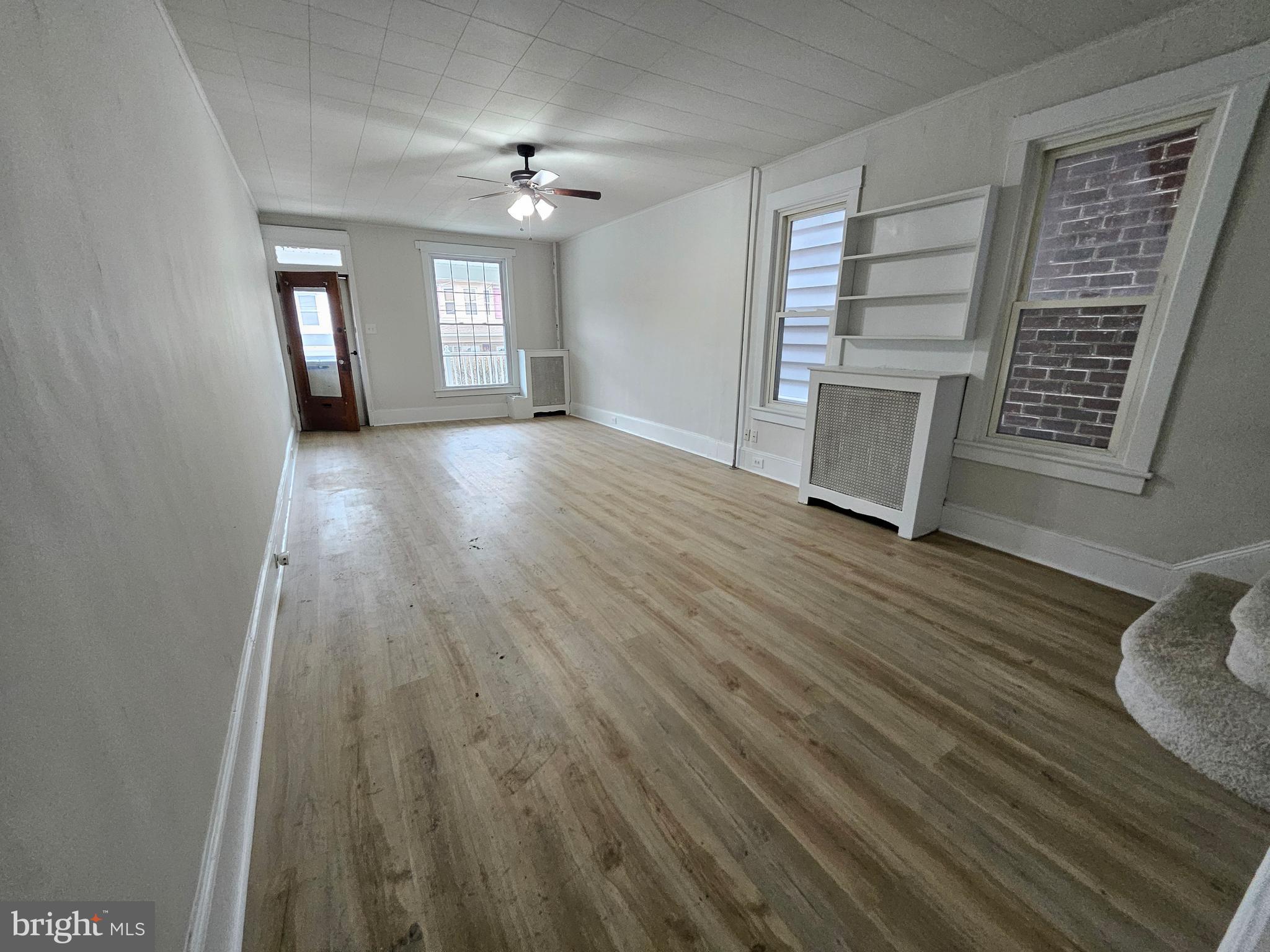 EAST END - Residential Lease