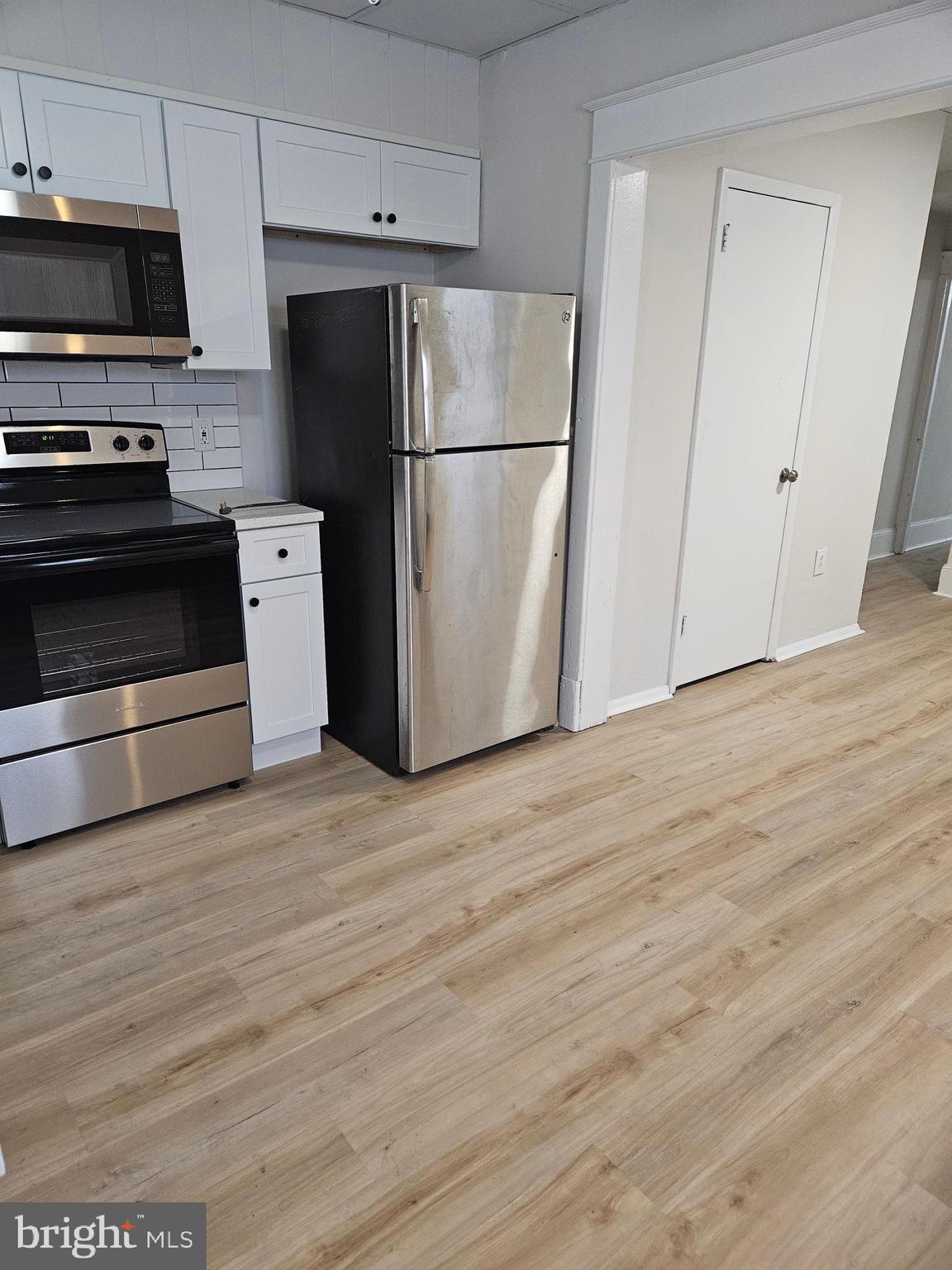 EAST END - Residential Lease