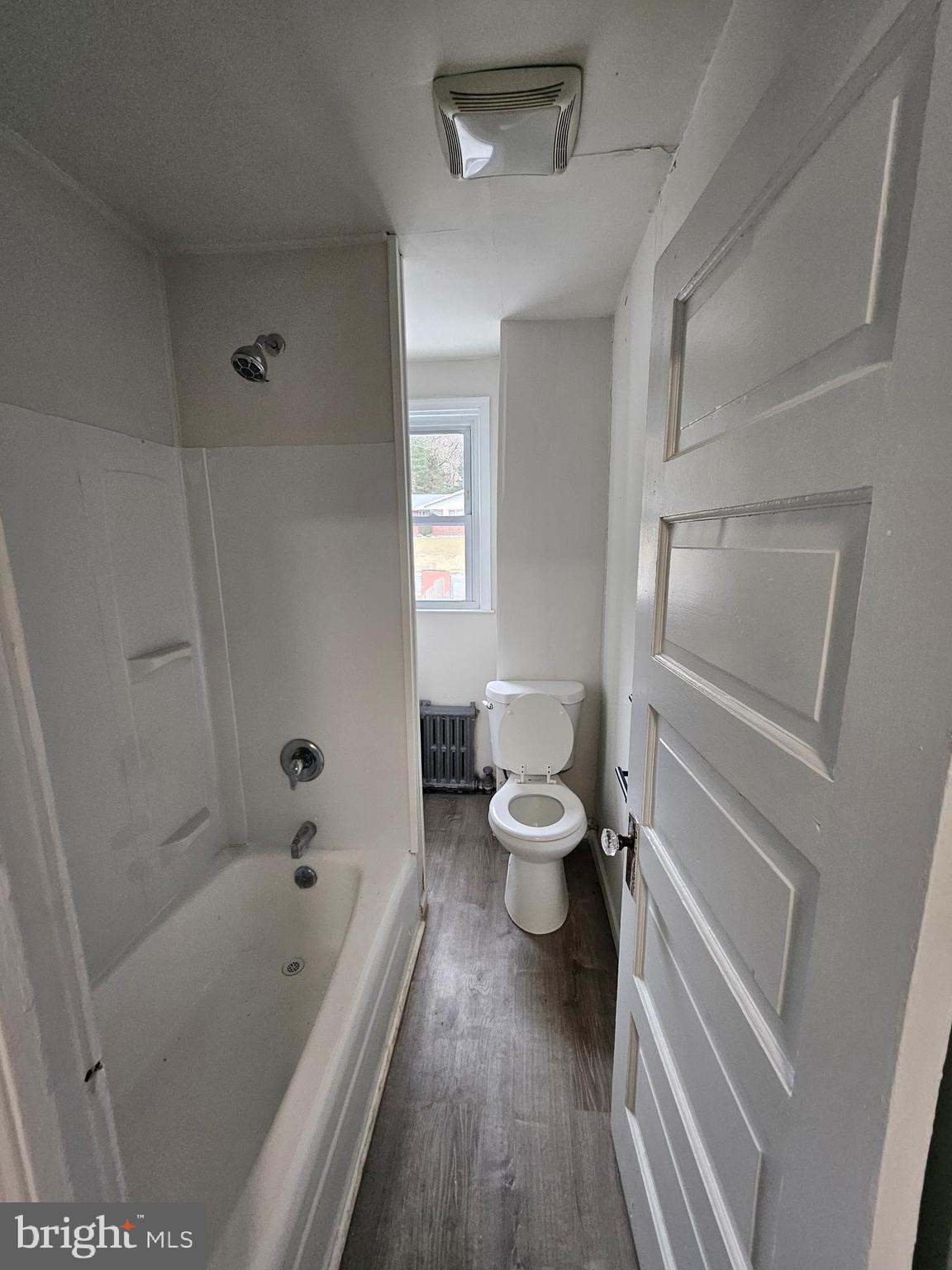 EAST END - Residential Lease