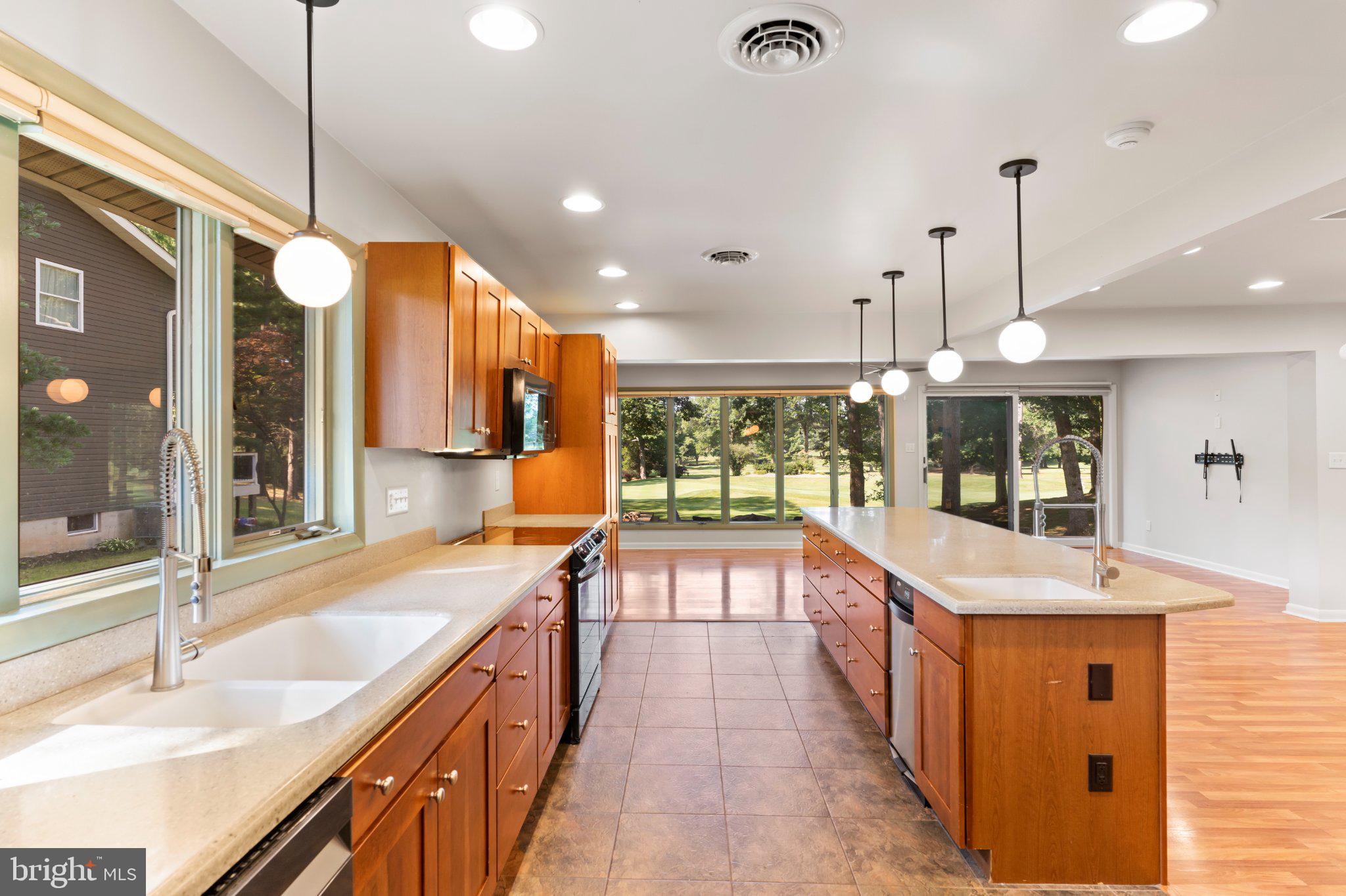 PENN NATIONAL GOLF COURSE COMMUNITY - Residential