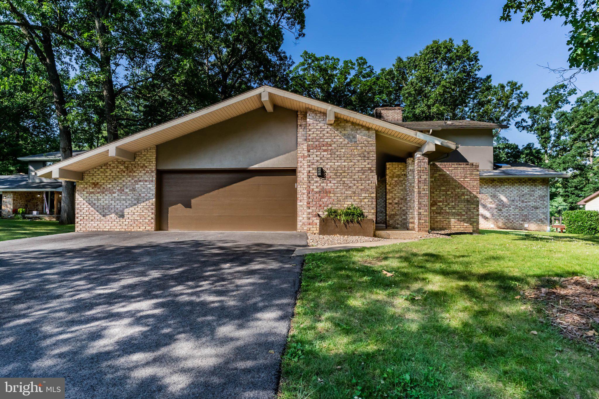 PENN NATIONAL GOLF COURSE COMMUNITY - Residential