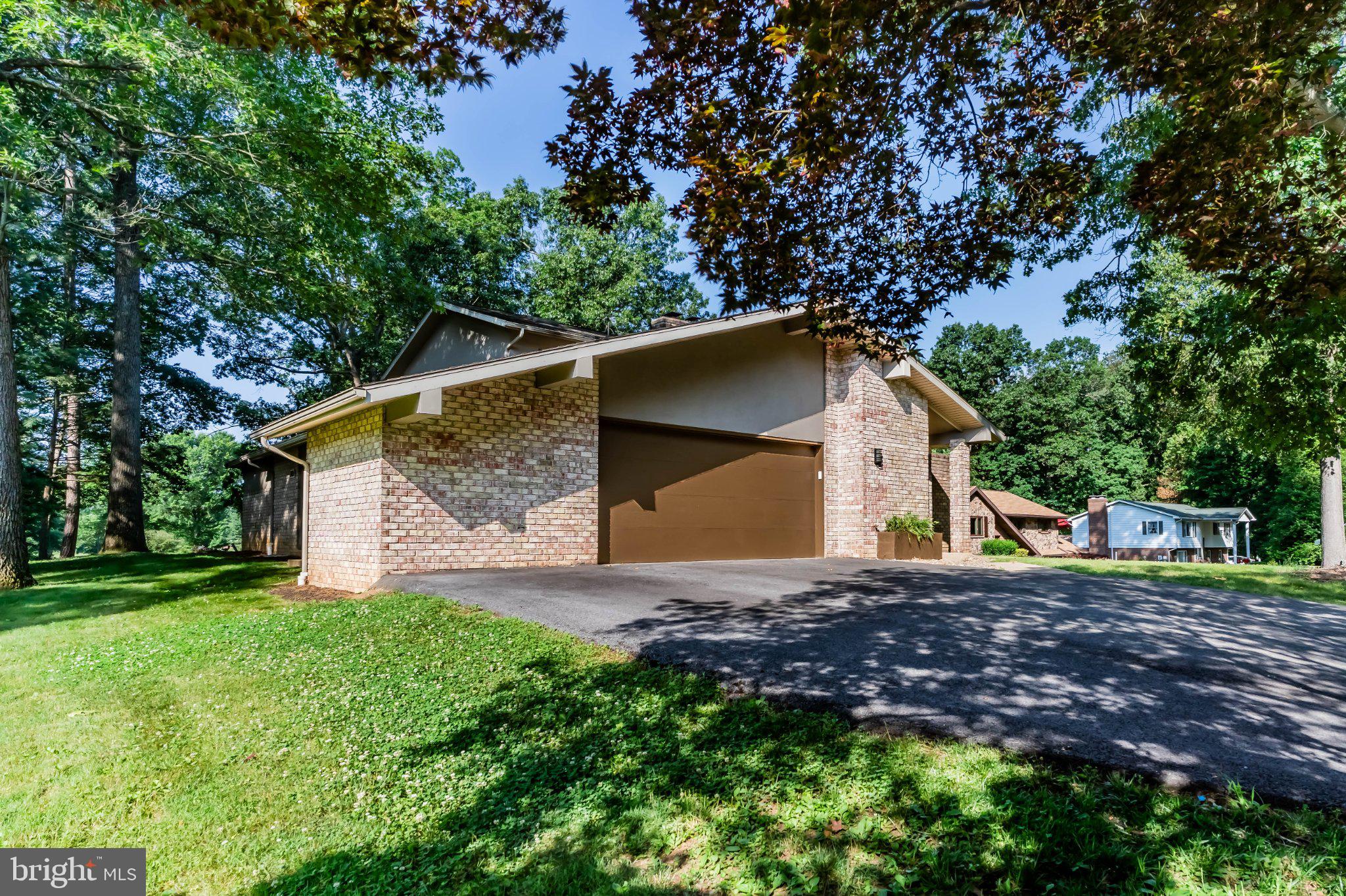 PENN NATIONAL GOLF COURSE COMMUNITY - Residential