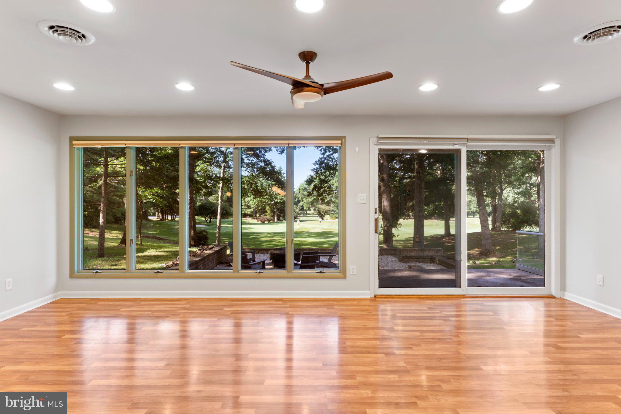 PENN NATIONAL GOLF COURSE COMMUNITY - Residential