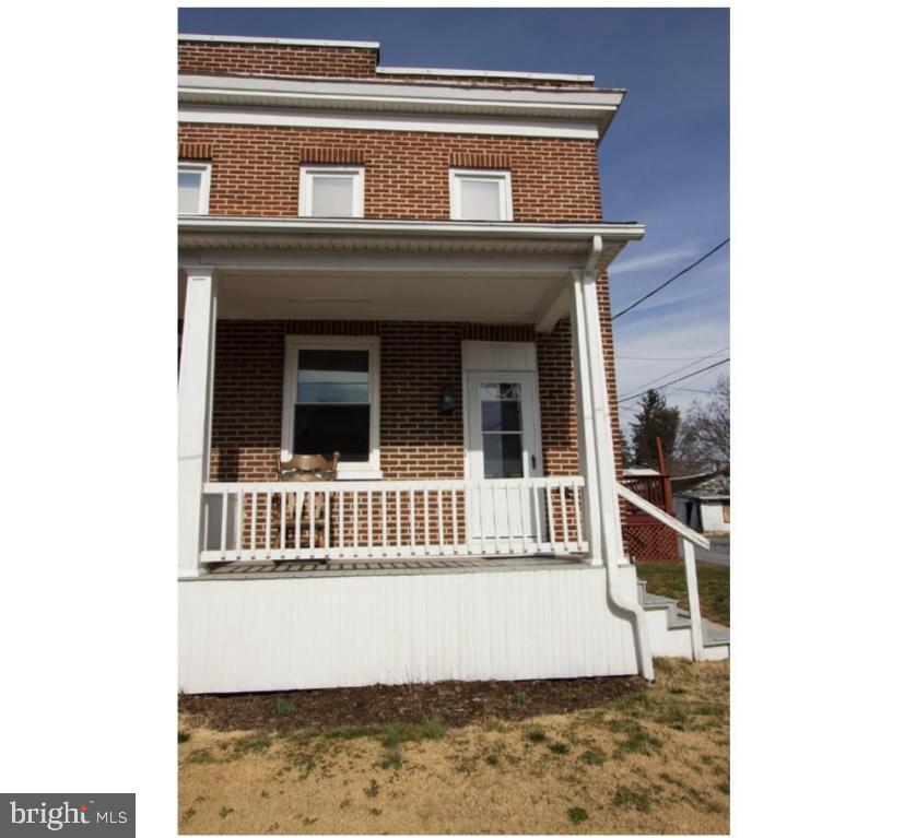 Beautiful, well kept, 3 bedroom home. Updated throughout, large 2 tier deck and stone patio-perfect for entertaining! Garage and off street parking.