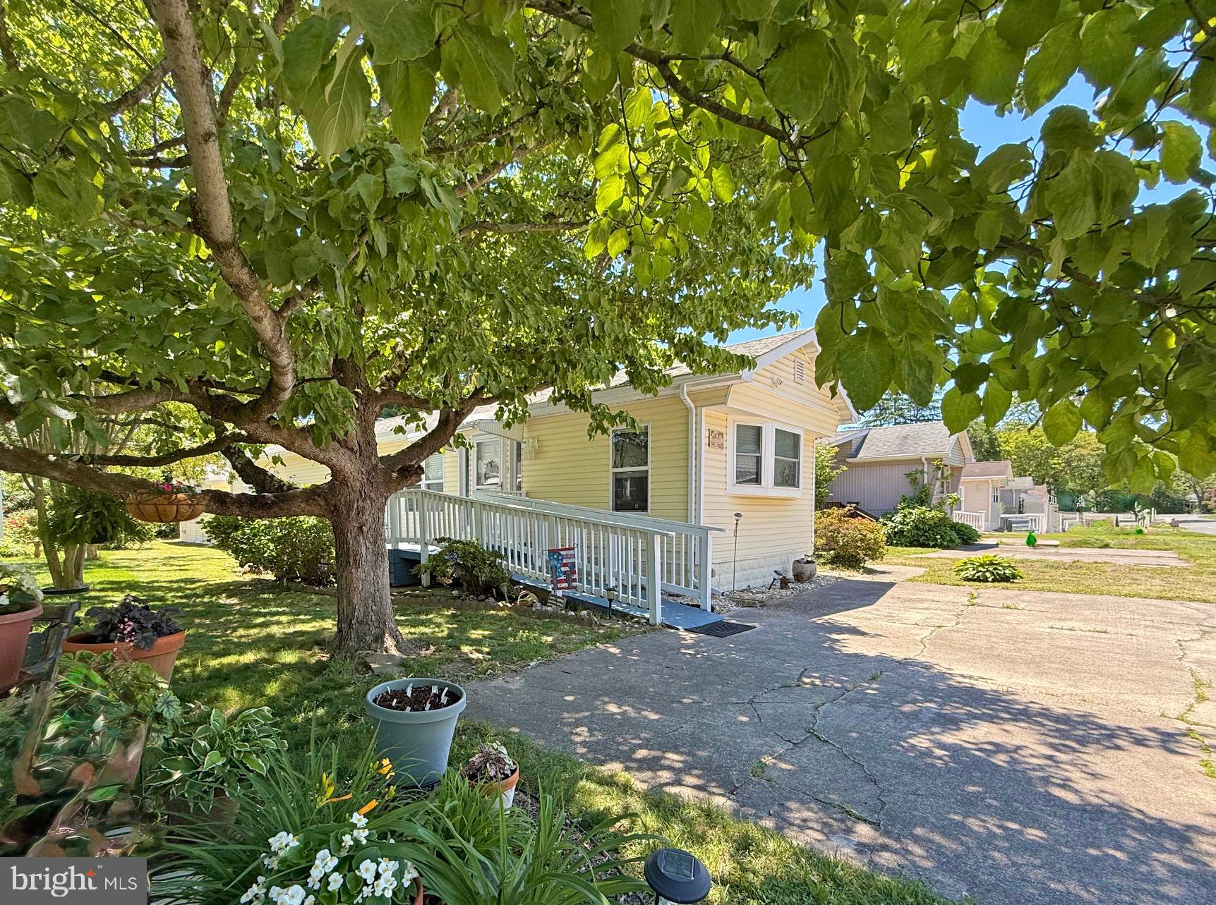CAMELOT MHP - Residential