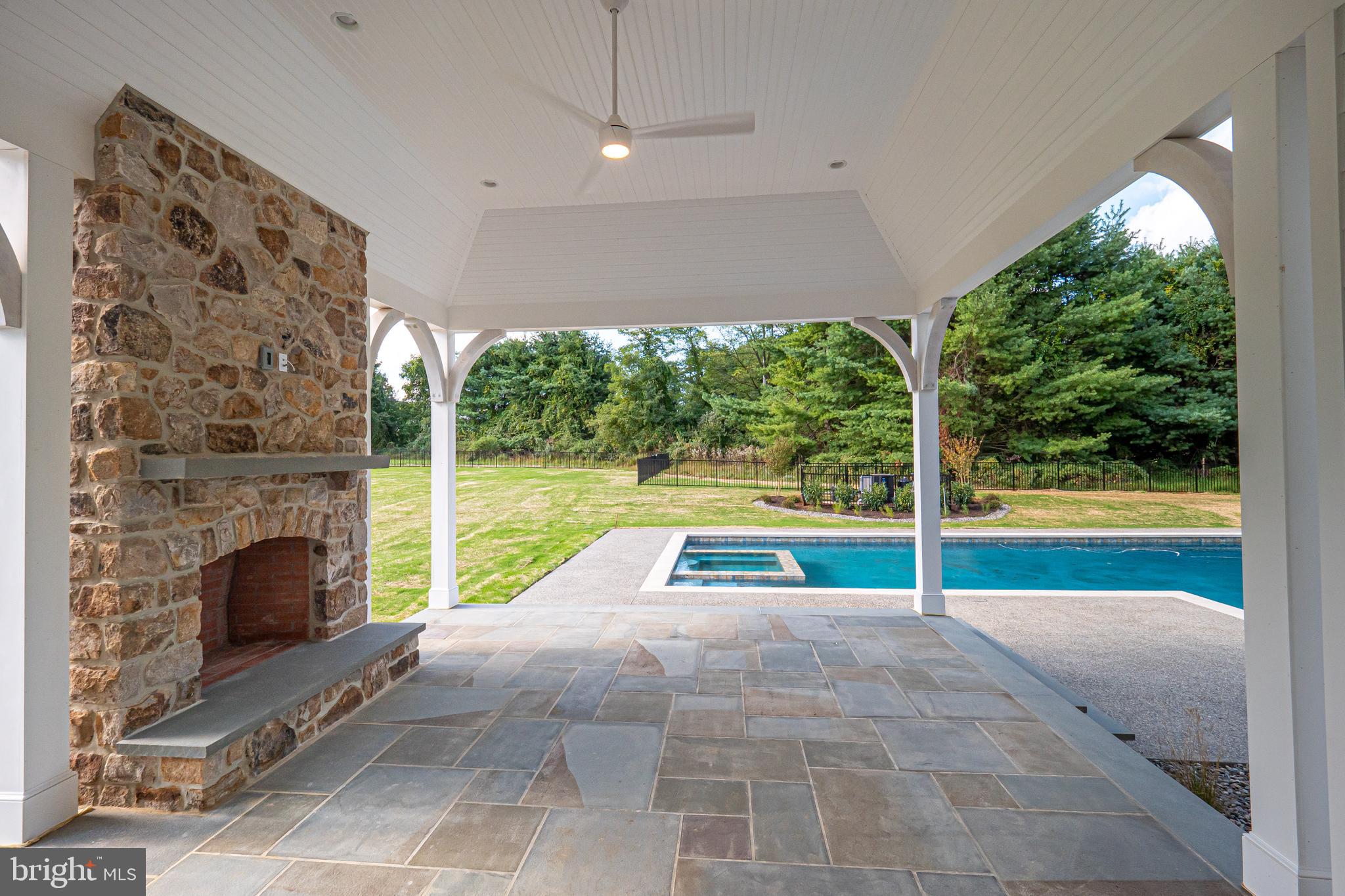 STONEBROOK - Residential