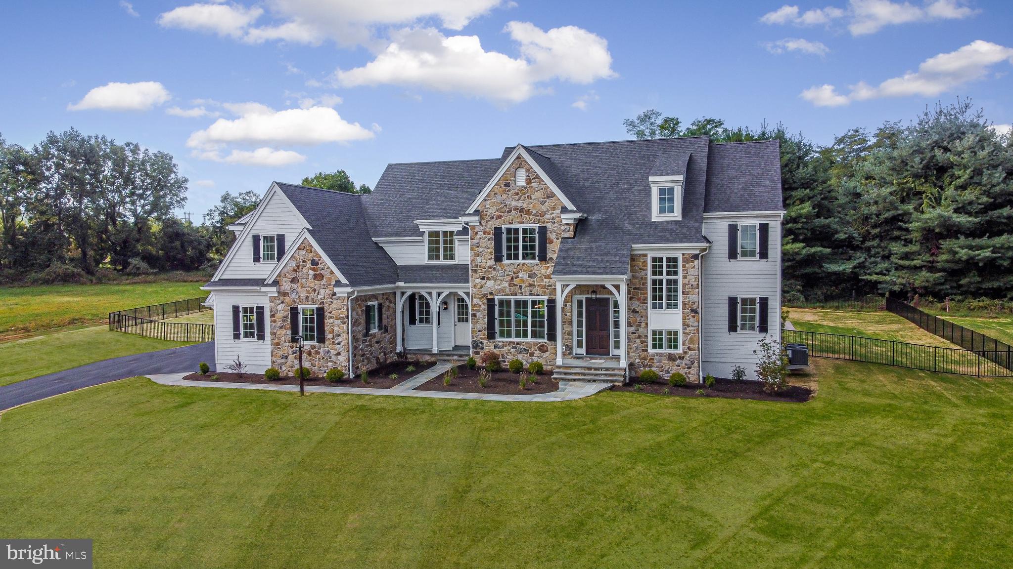 STONEBROOK - Residential