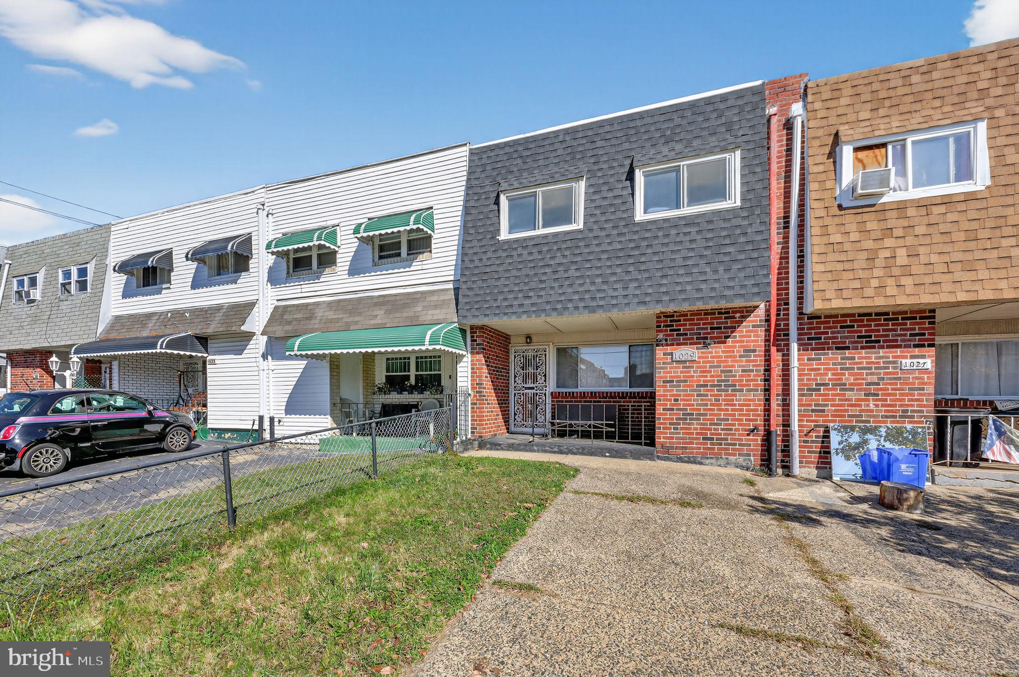 YORKTOWN - Residential