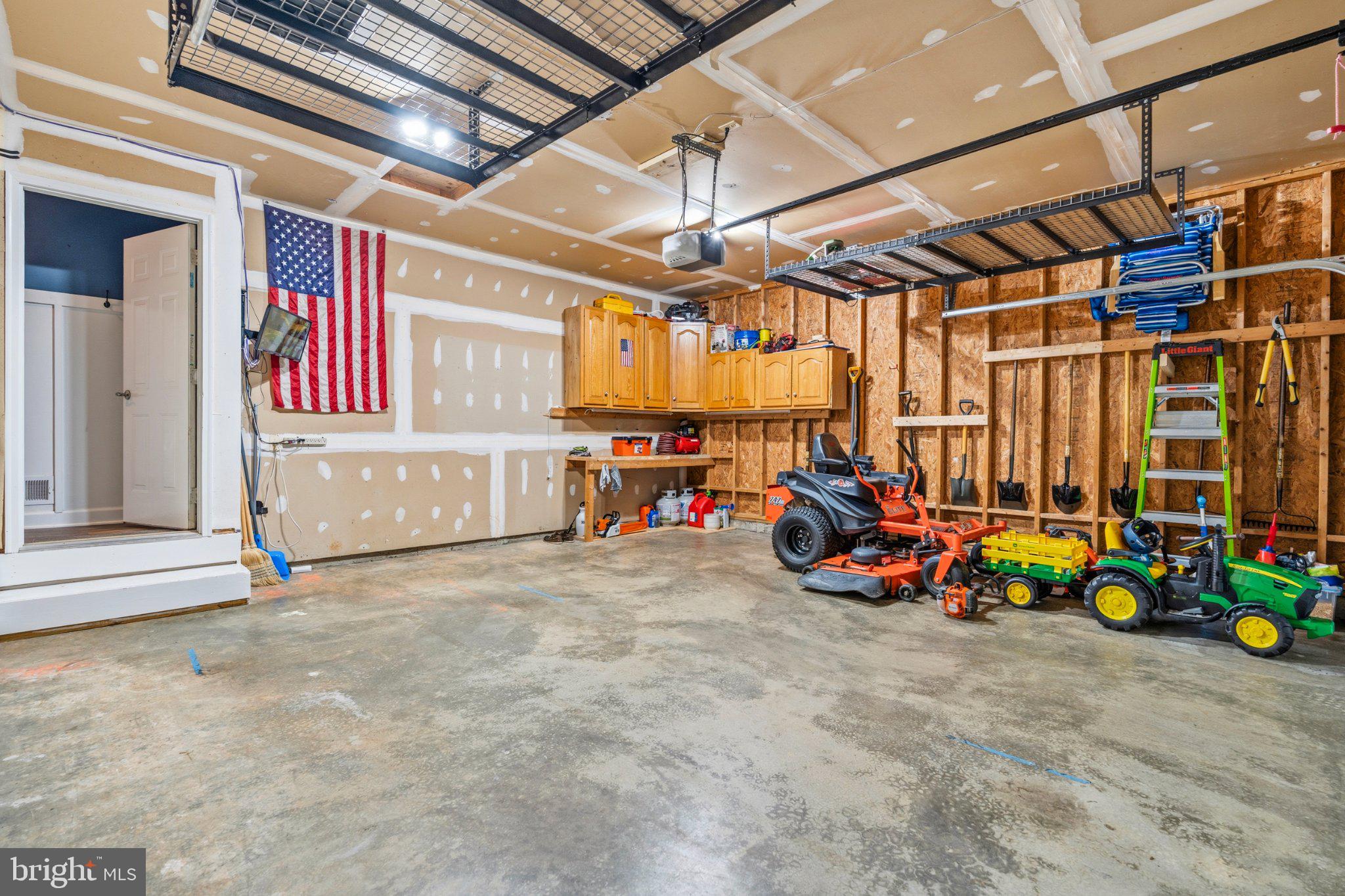DEVON FARMS - Residential