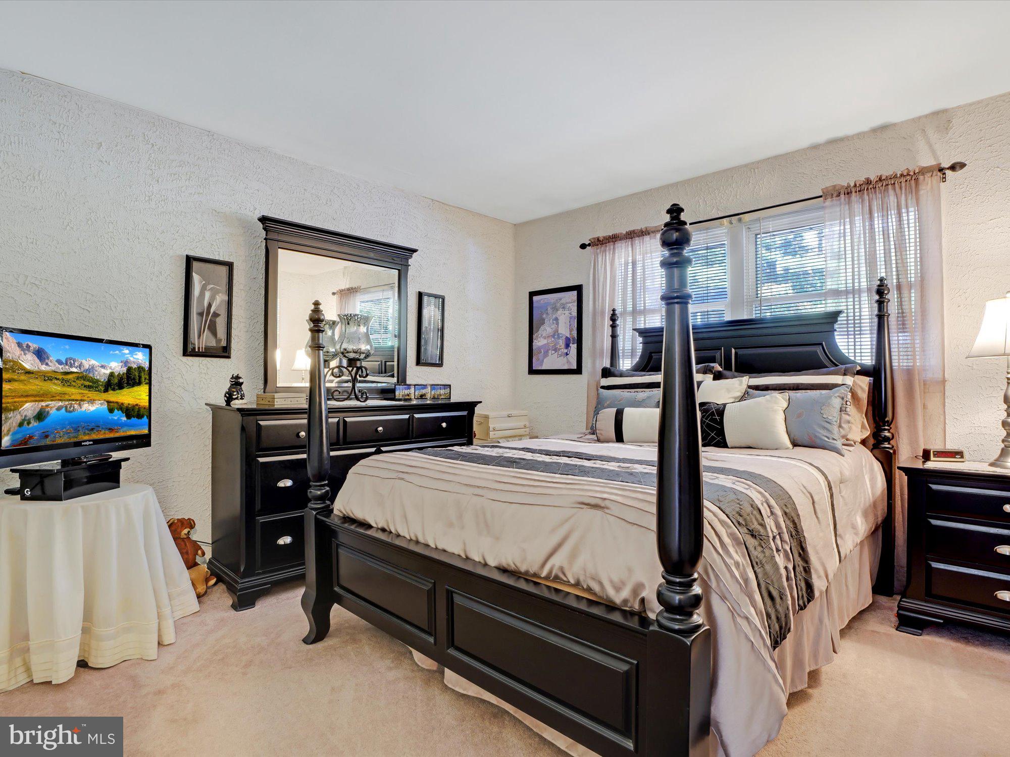 WILLIAMSTOWN - Residential
