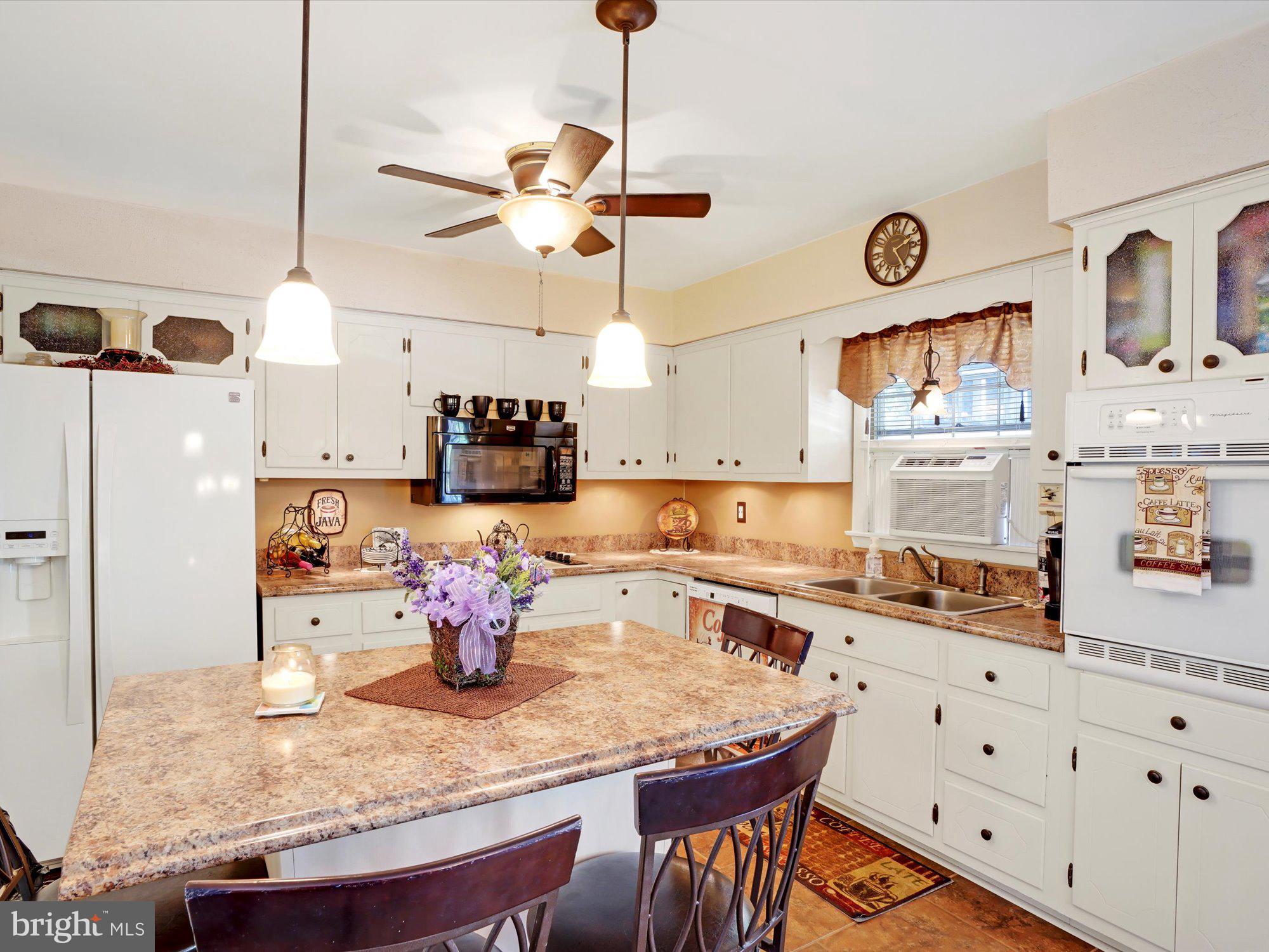 WILLIAMSTOWN - Residential