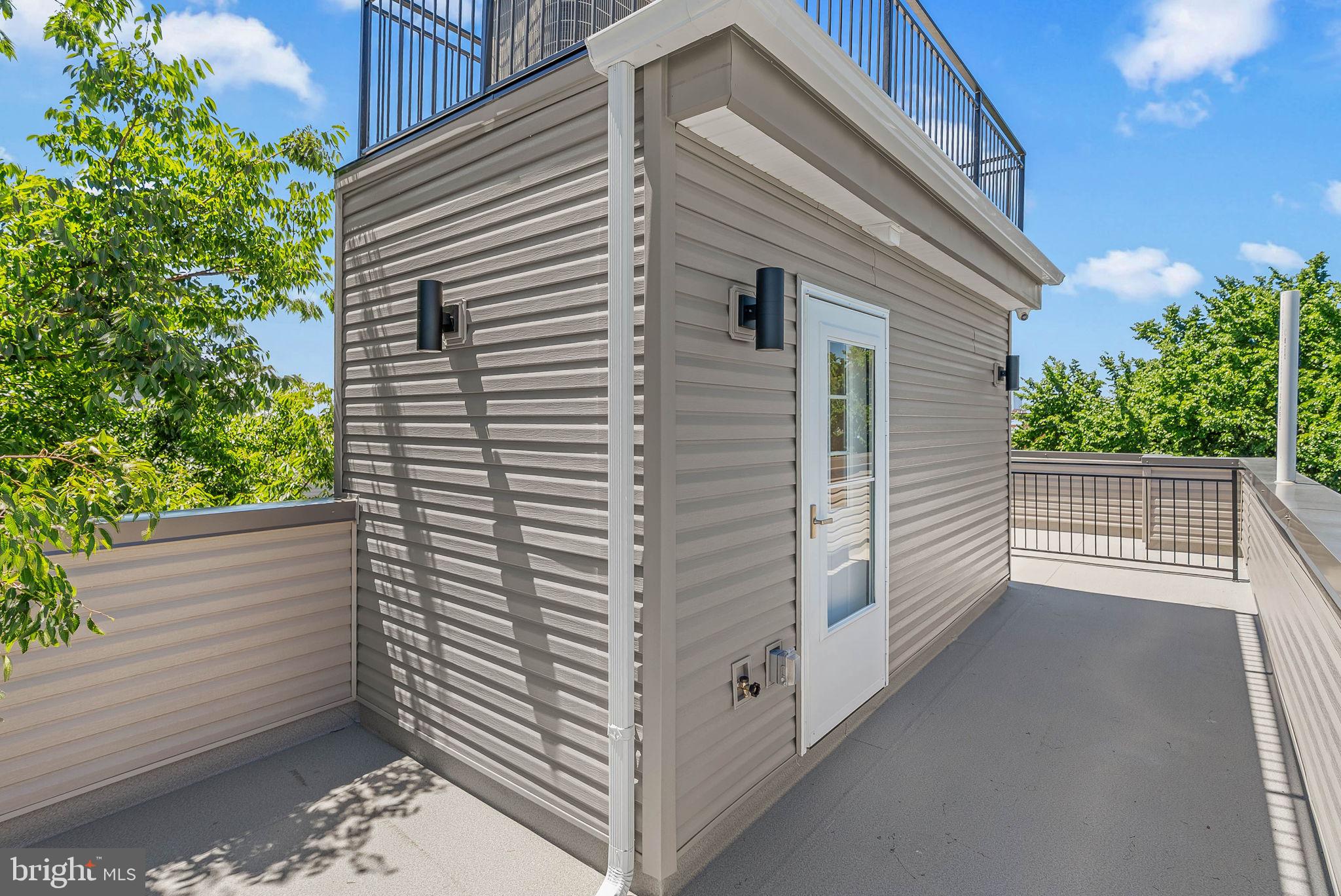 KENSINGTON - Residential