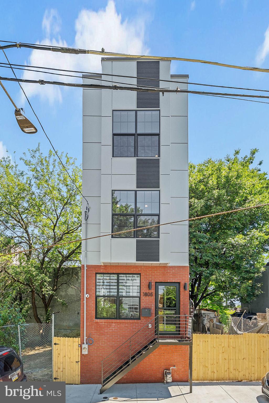 KENSINGTON - Residential