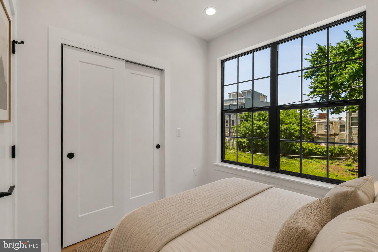 KENSINGTON - Residential