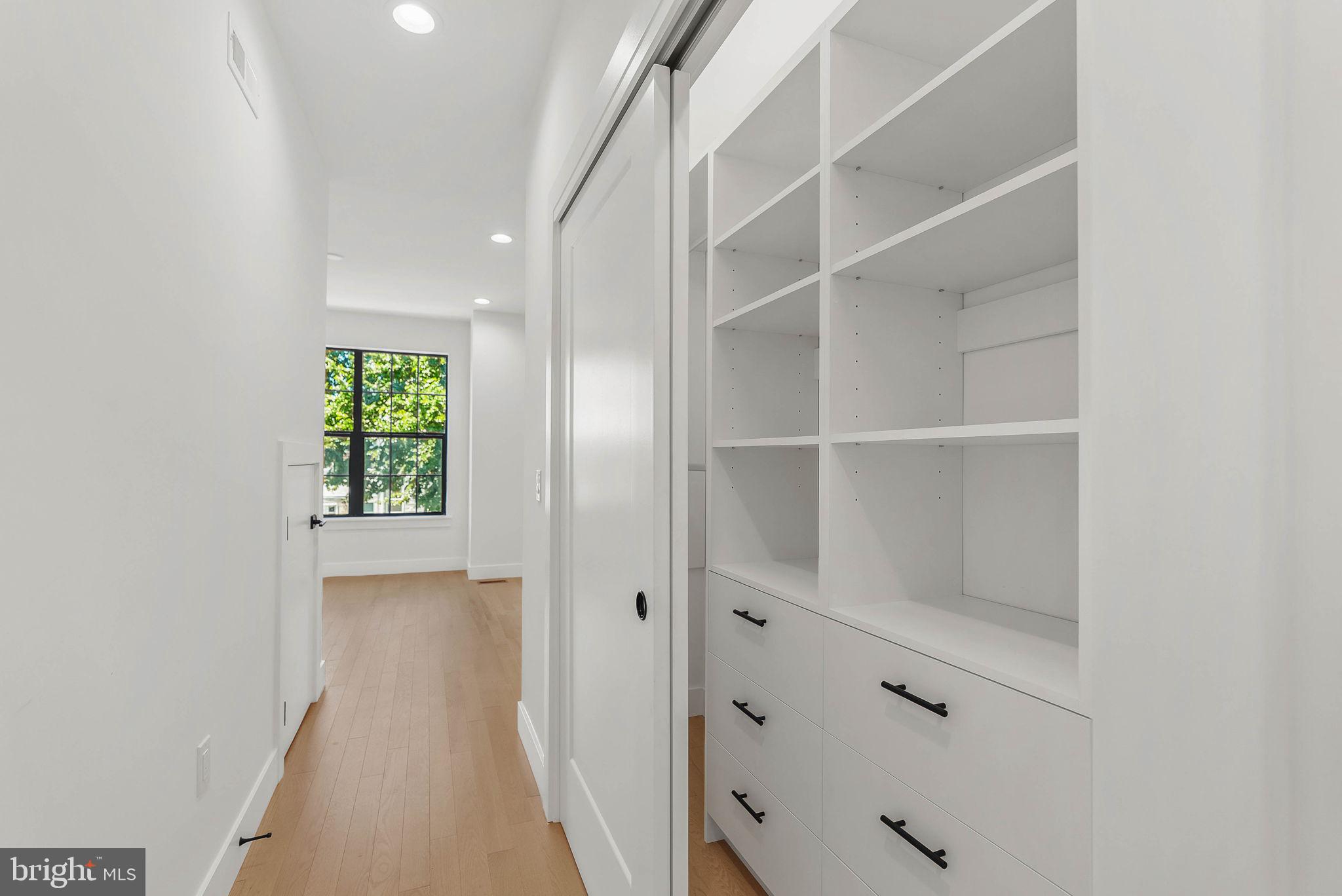 KENSINGTON - Residential