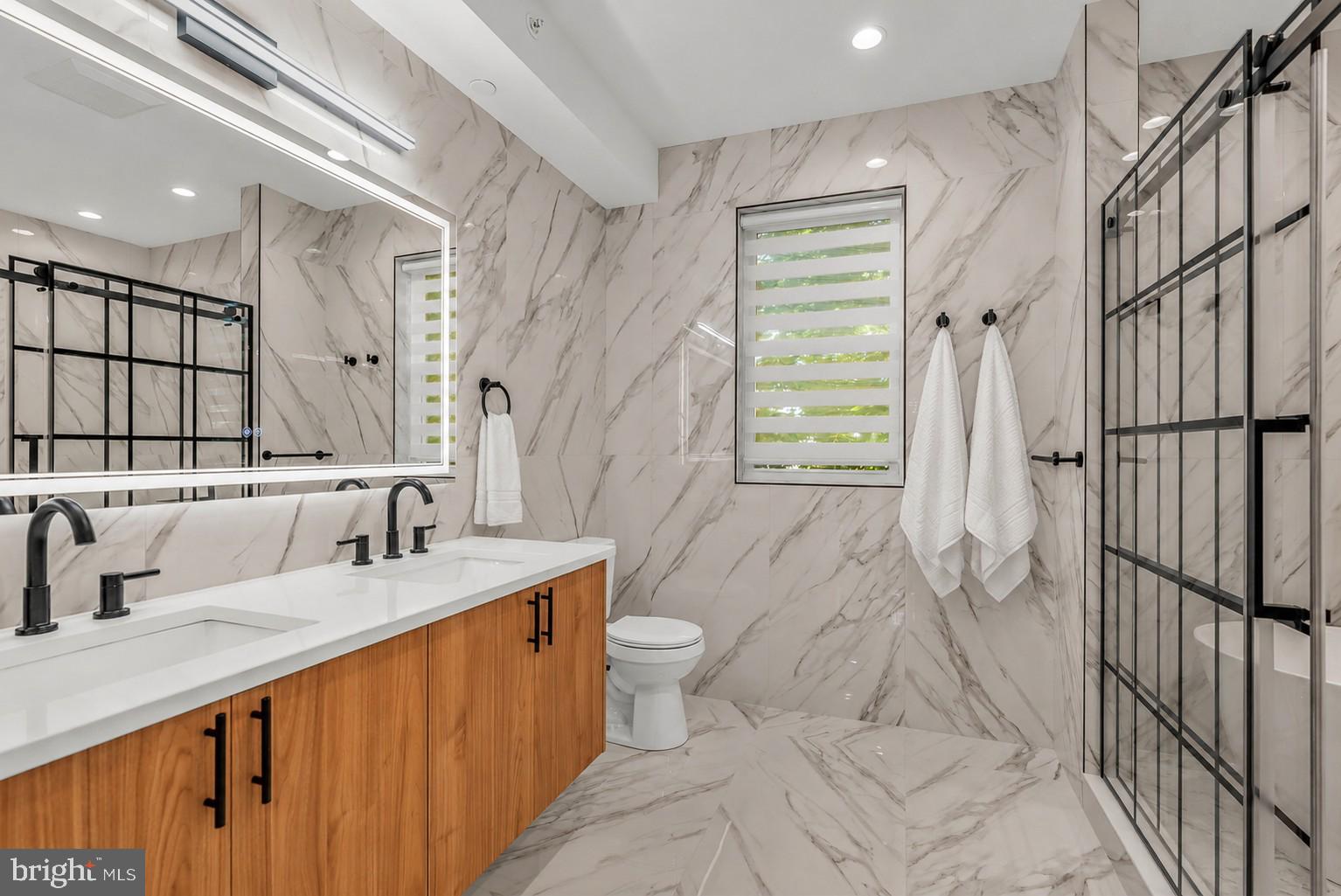 KENSINGTON - Residential